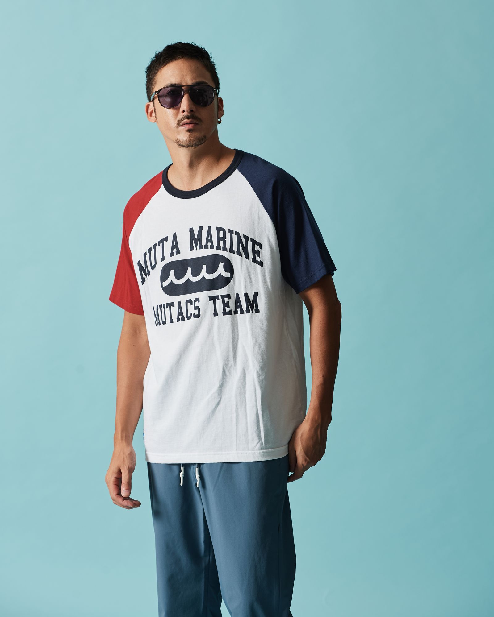☆先行予約☆muta MARINE × ACANTHUS  / カレッジロゴラグランスリーブTシャツ / College Logo Raglan Sleeves Tee / WHITE RED【MA2619】