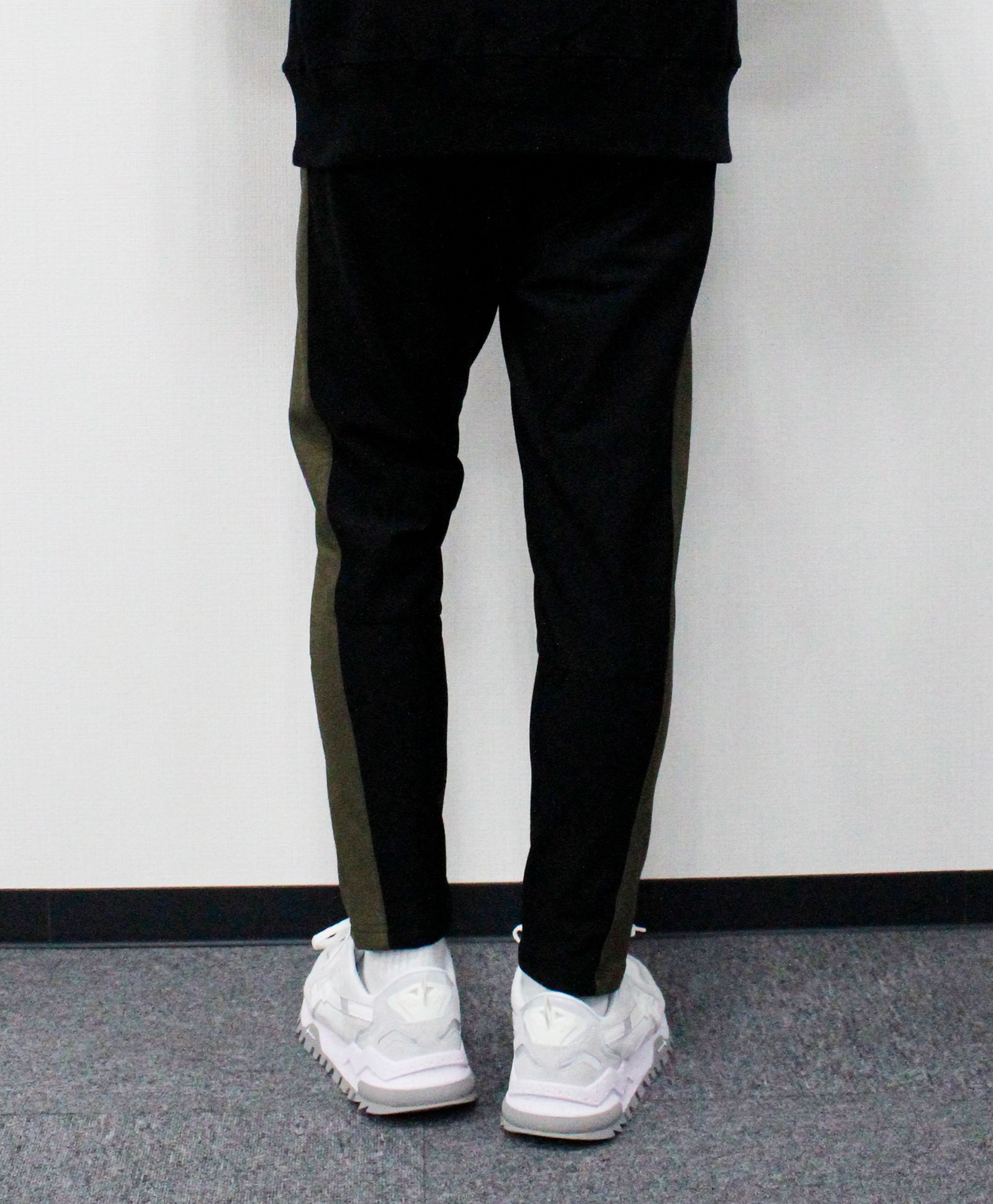 ⭐︎femt LIMITED⭐︎ muta MARINE × ACANTHUS  / muta sweet Logo HEAT PERFORMA Sideline Pants / ヒートパフォーマサイドラインパンツ / BLACK【MA2548SP】