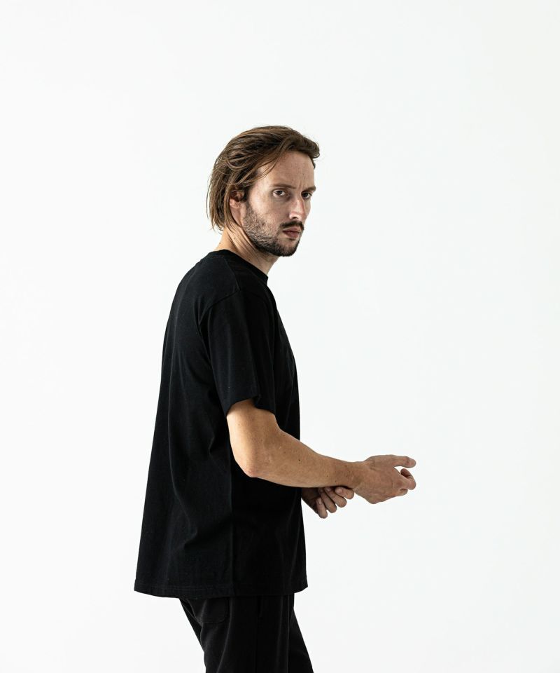 ACANTHUS x muta MARINE / Rainbow Stencil Logo Tee / Tシャツ / BLACK