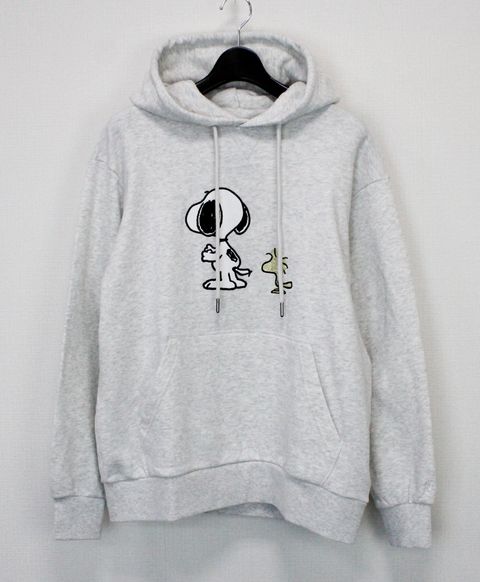 1PIU1UGUALE3 RELAX × PEANUTS / スヌーピー ラインストーンフーディー / パーカー / オートミール 【USO-26055】