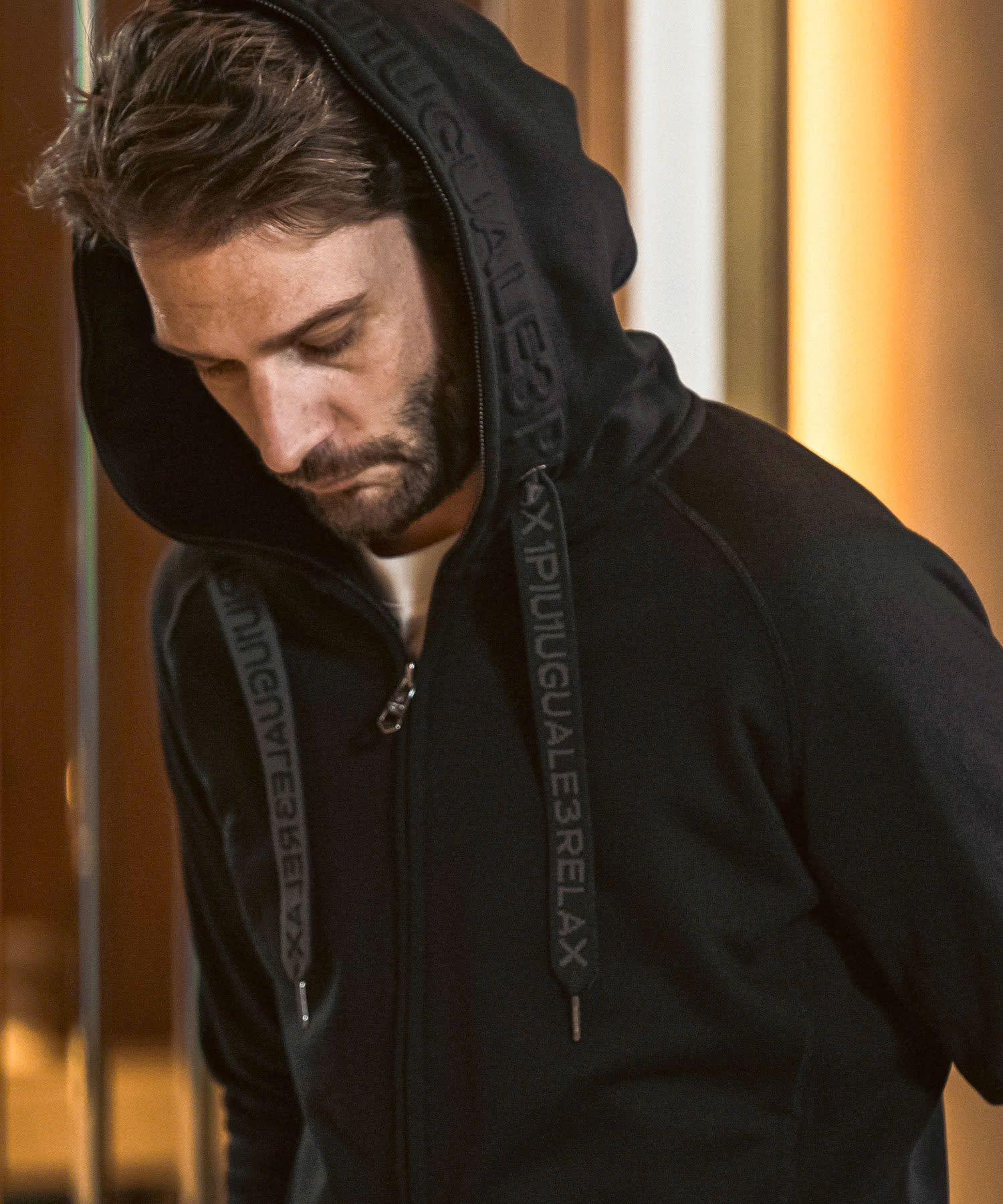 HOOD EMBOSSED LOGO HOODIE / エンボスロゴ ジップパーカー / ブラック【USO-26083】