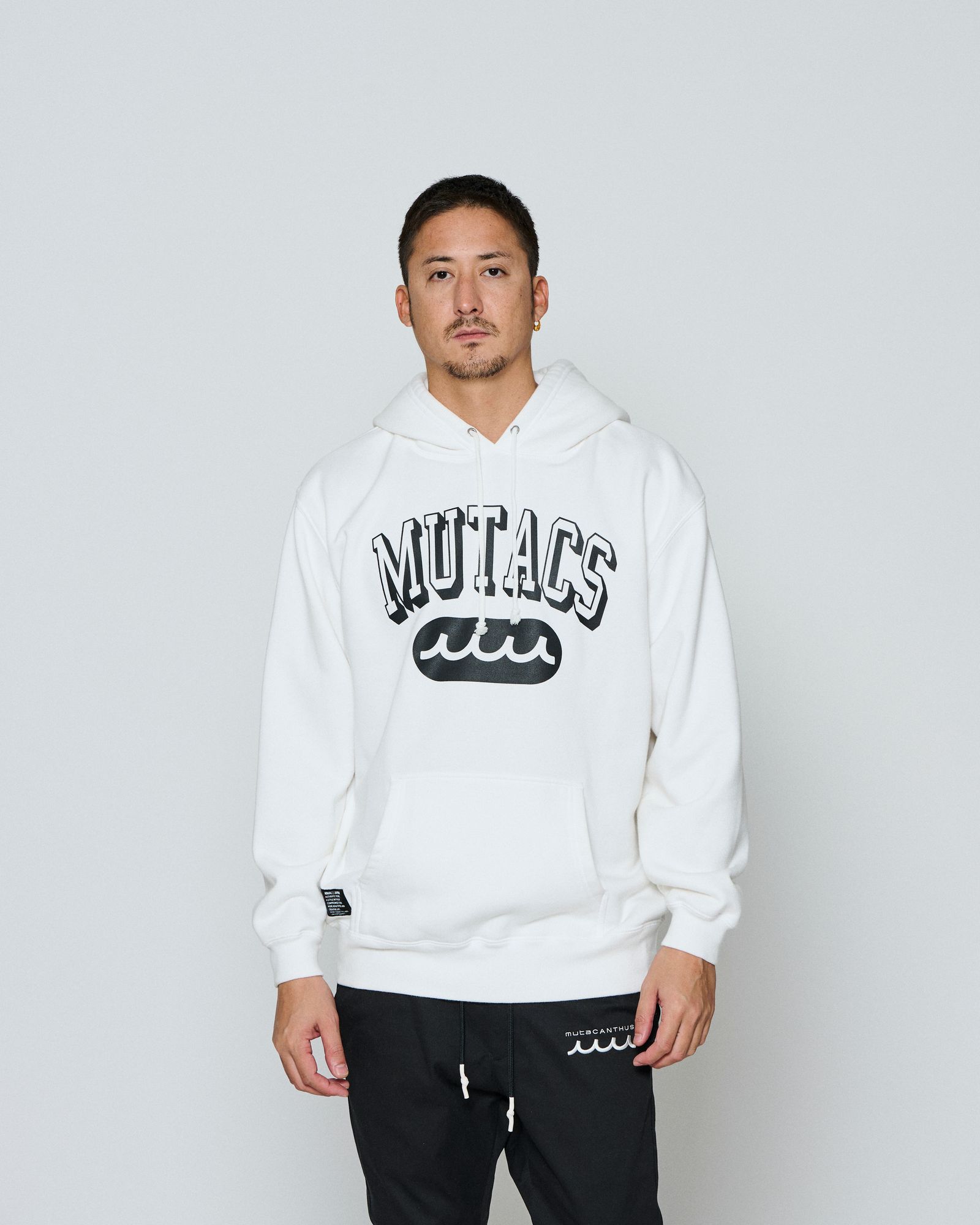 ☆先行予約☆ muta MARINE × ACANTHUS / カレッジロゴフーディー /パーカー / Shadow College Logo Hooded Sweatshirt / WHITE 【MA2660】
