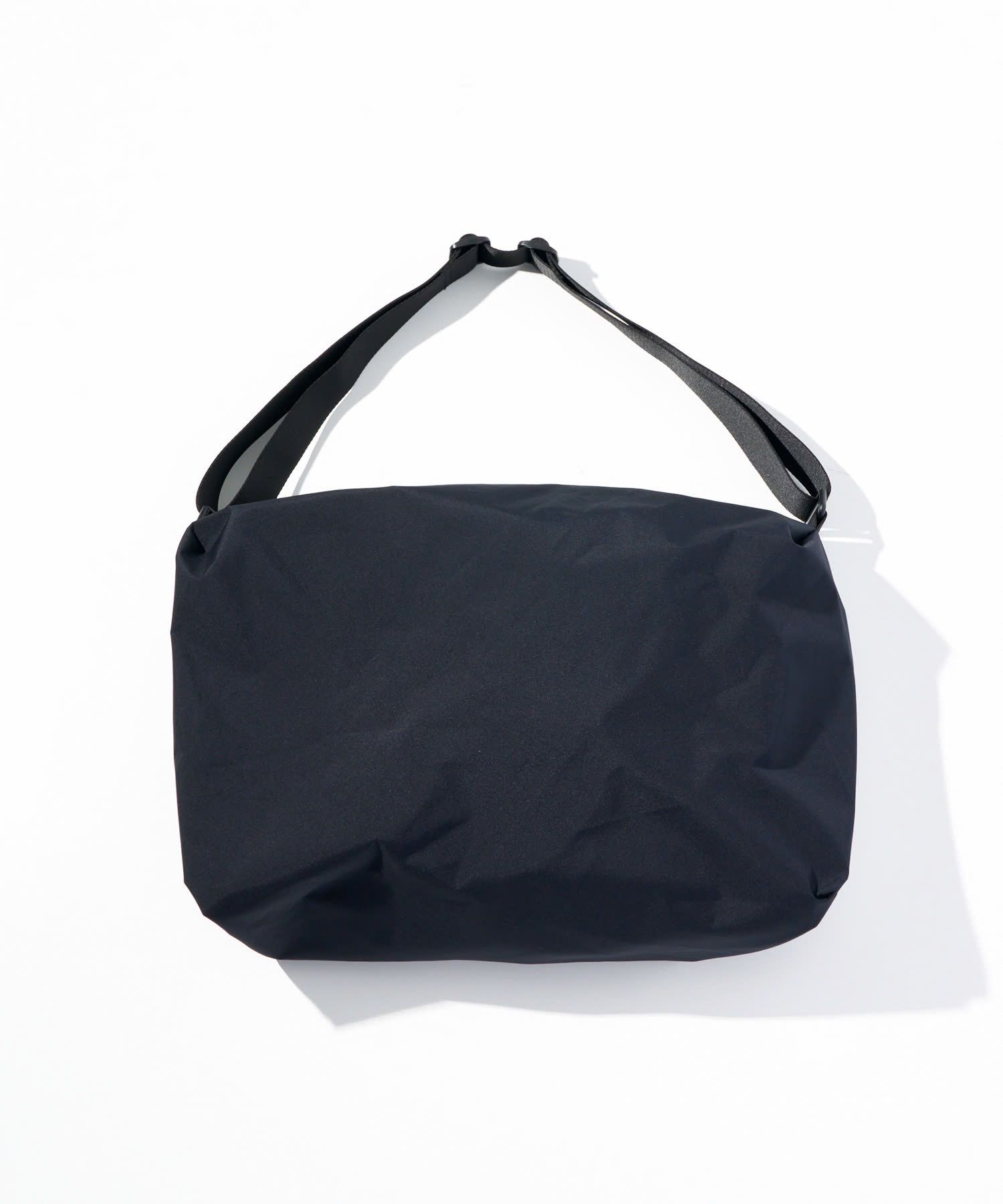 ☆先行予約☆1PIU1UGUALE3 RELAX × +phenix / トランスフォームマウンテンパーカー WINDSTOPPER プロダクト by GORE-TEX LABS /ウィンドストッパー / ゴアテックス  / ブラック【USO-26130】