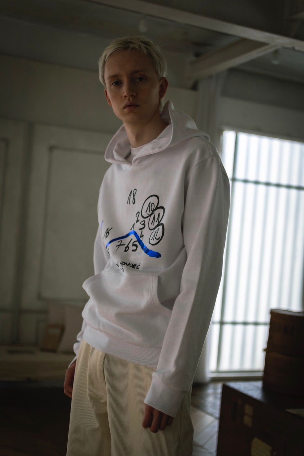 プルオーバーパーカー / Kevin Hoodie / WHITE