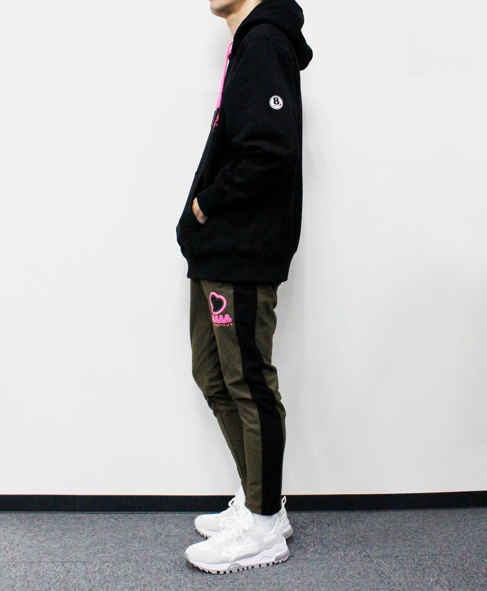 ⭐︎femt LIMITED⭐︎ muta MARINE × ACANTHUS  / muta sweet Logo HEAT PERFORMA Sideline Pants / ヒートパフォーマサイドラインパンツ / KHAKI【MA2548SP】