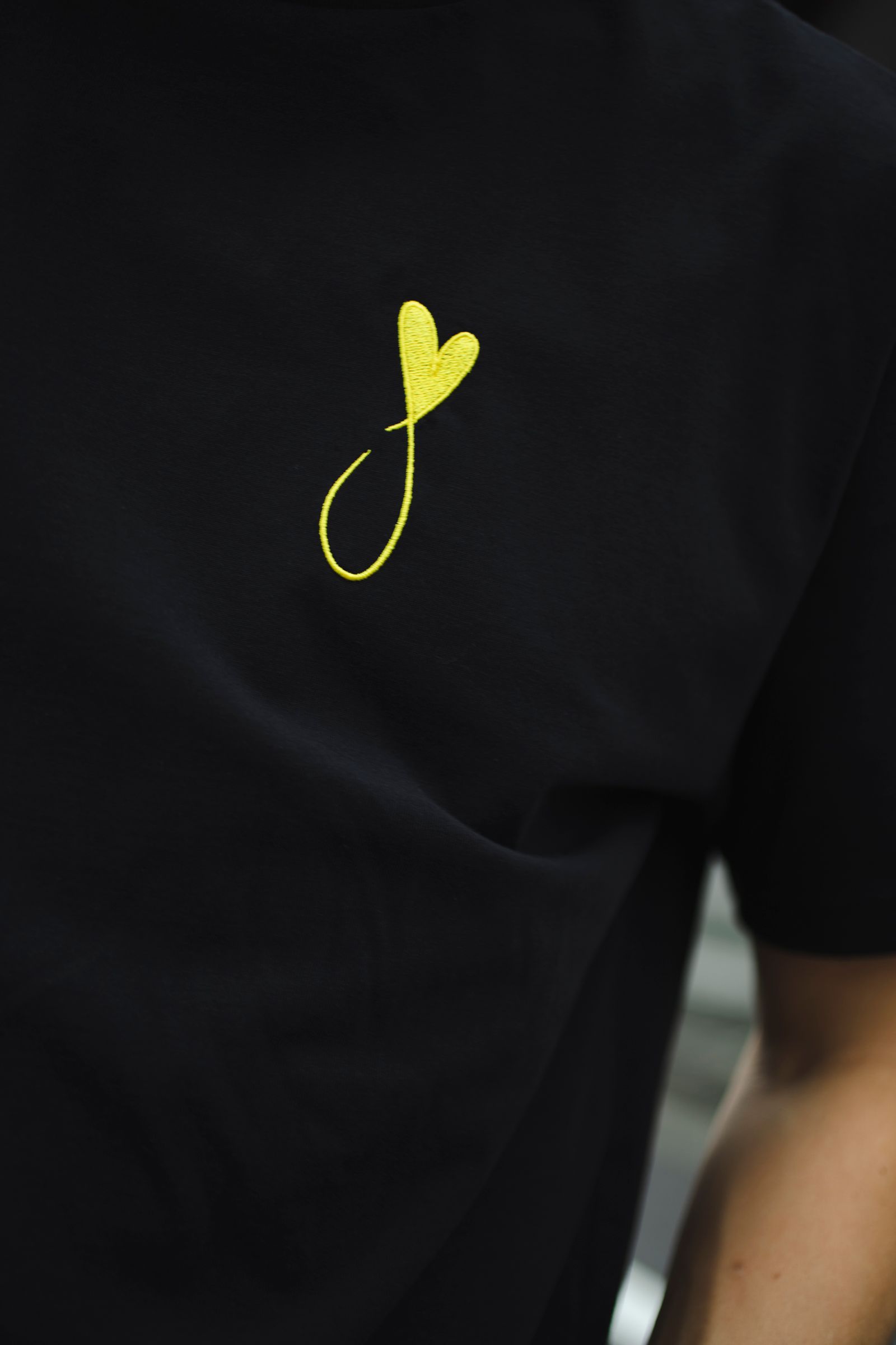 Tシャツ / Tiphanie / BLACK x YELLOW