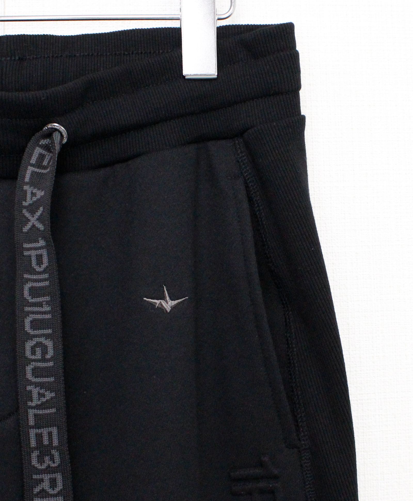EMBOSSED LOGO JOGGER PANTS / エンボスロゴ ジョガーパンツ / ブラック【USB-26083】