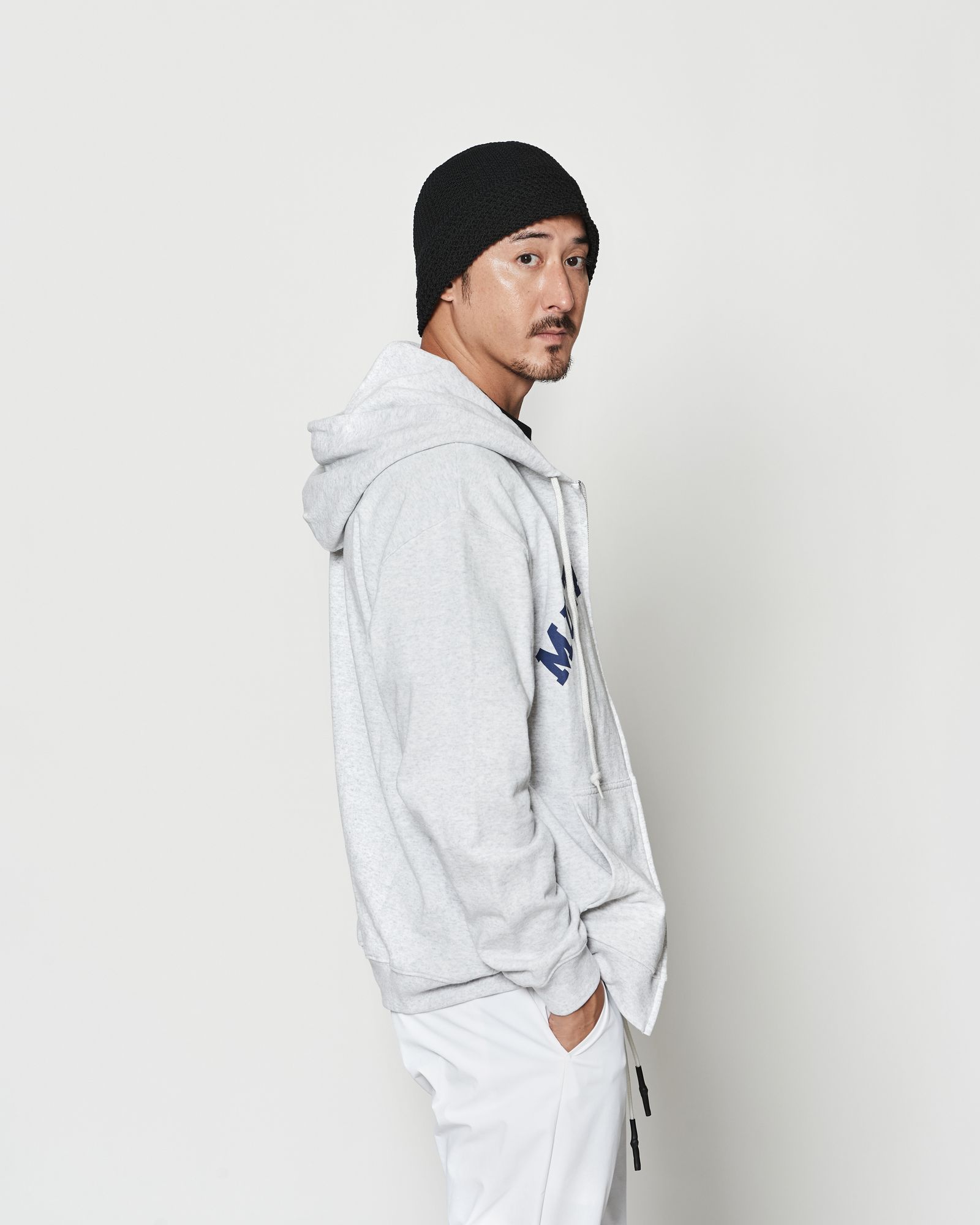 ☆先行予約☆muta MARINE × ACANTHUS  / アーチロゴ スウェットジップフーディー / パーカー / Arc Logo Zip Up Hooded Sweatshirt / ASH GREY【MA2610】