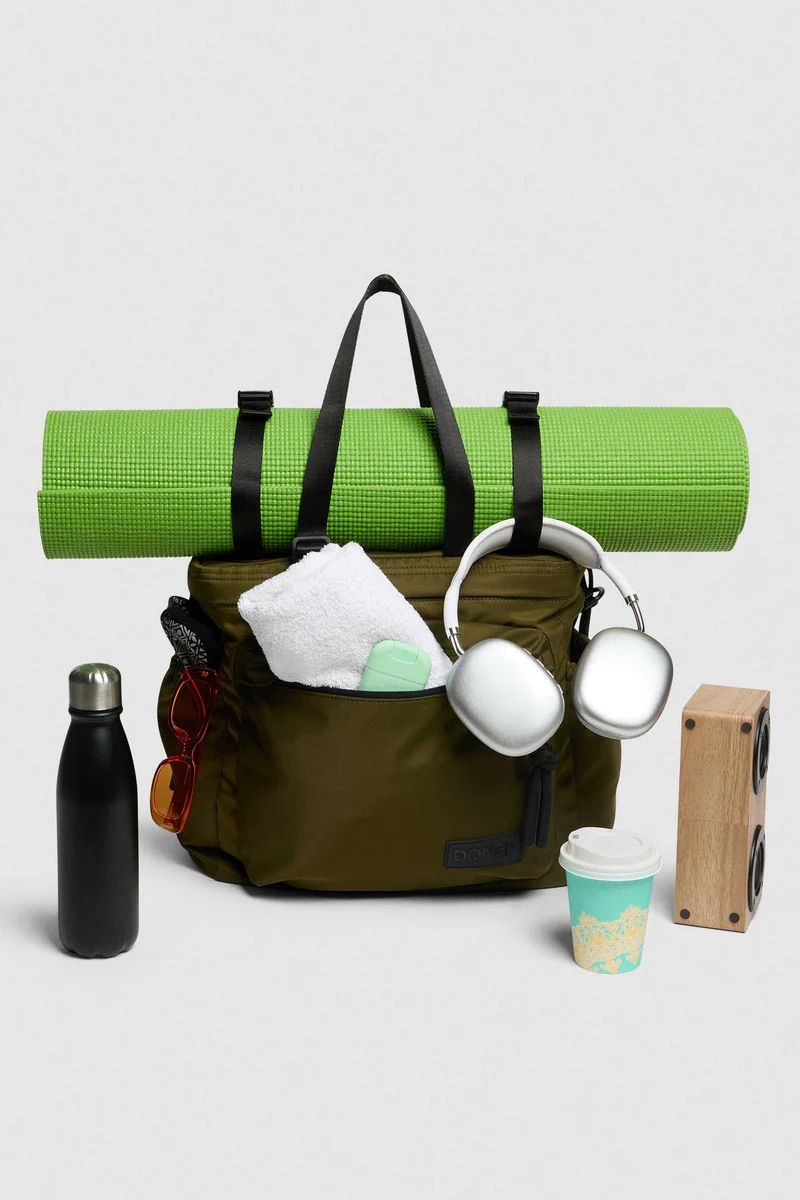 リュック バックパック ハンド ショルダー バッグ 2WAY / イースト+ウェスト リサイクルナイロン 防水 / Mサイズ / ヴェルドーネ(オリーブグリーン) [ZAEWRM003 VERDONE]