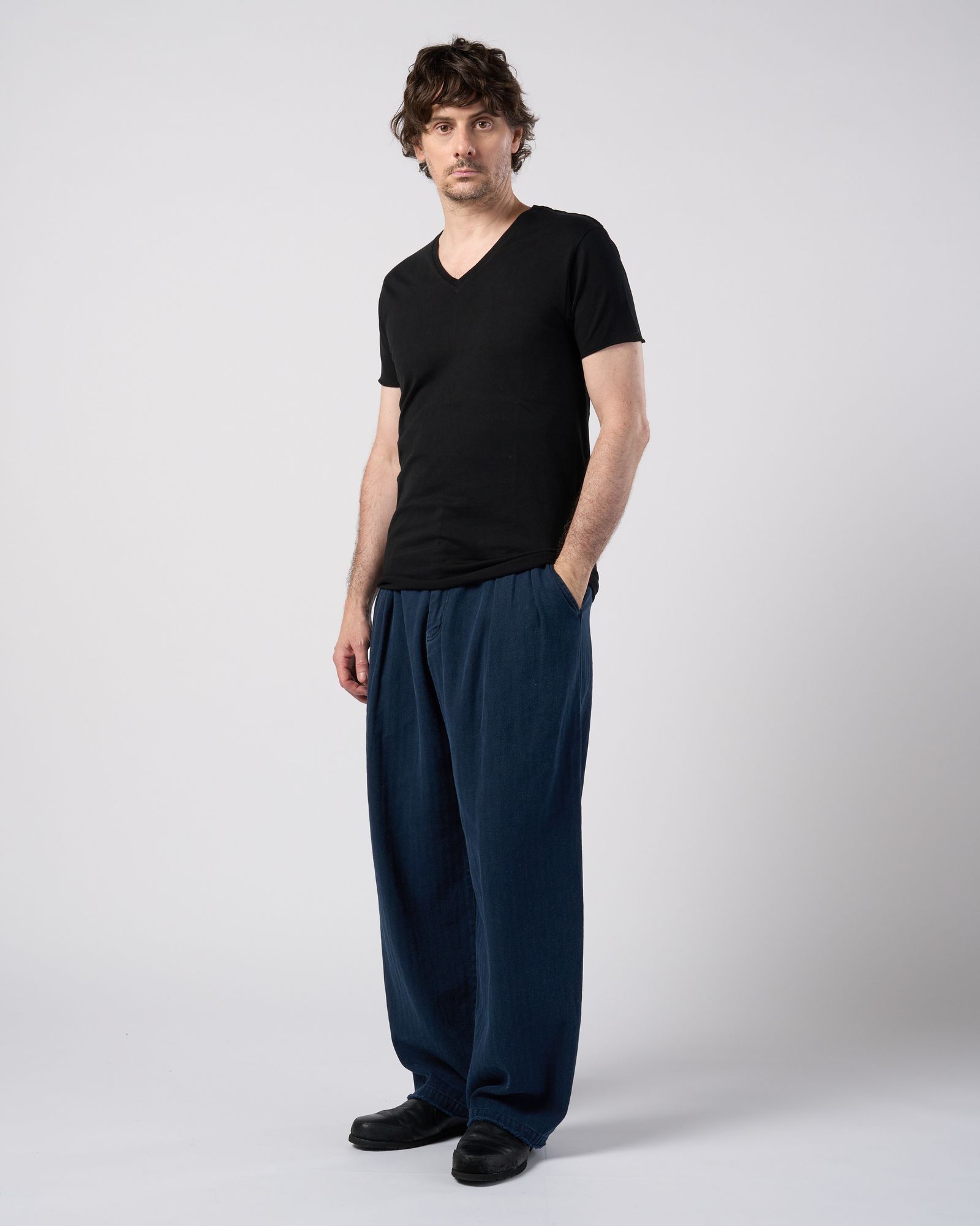 ☆先行予約☆ wjk  / スリムカットオフVネック半袖Tシャツ / slim cut-off V-neck S/S / deep black【7004 js01k】