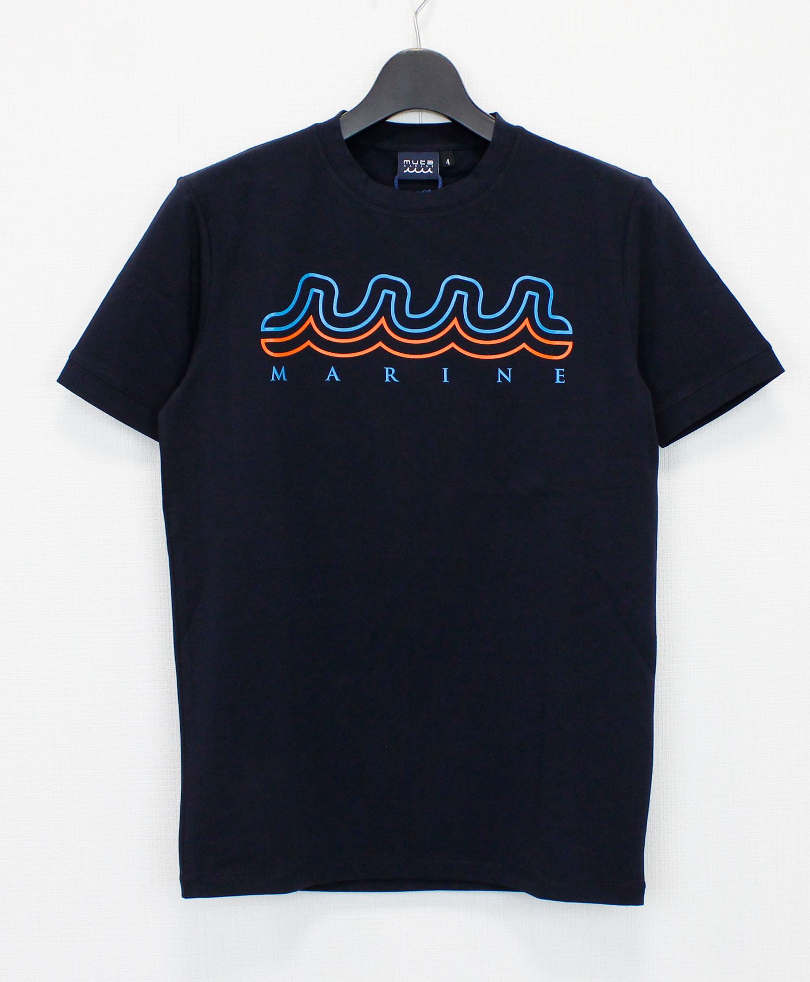muta - OUTLINE ロゴTシャツ / ネイビー [MMAX-434458] | femt