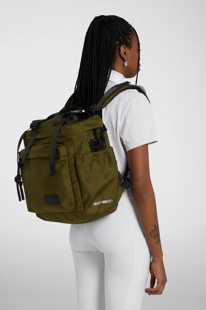 リュック バックパック ハンド ショルダー バッグ 2WAY / イースト+ウェスト リサイクルナイロン 防水 / Mサイズ / ヴェルドーネ(オリーブグリーン) [ZAEWRM003 VERDONE]