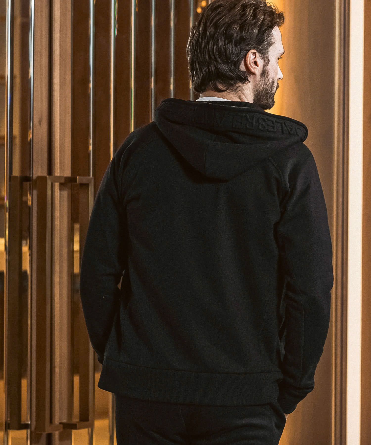 HOOD EMBOSSED LOGO HOODIE / エンボスロゴ ジップパーカー / ブラック【USO-26083】