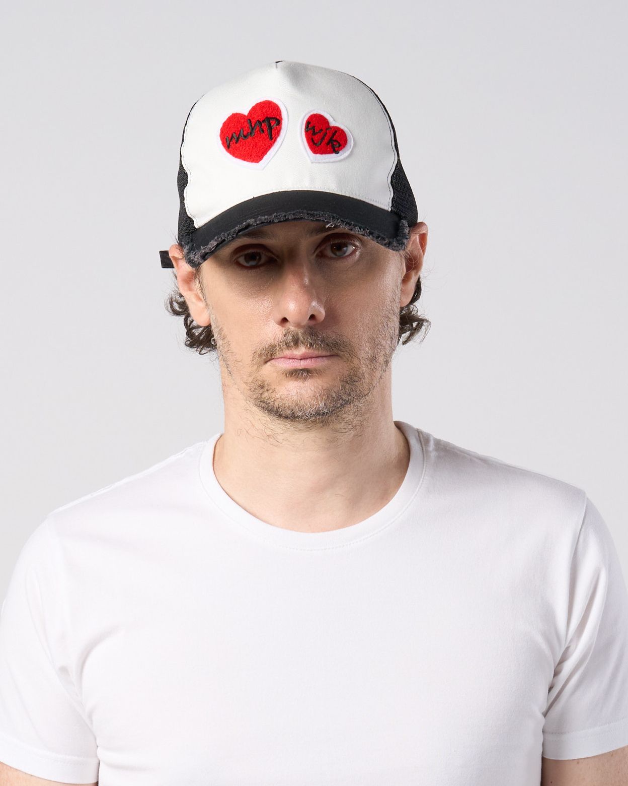 ☆先行予約☆Maison Honoré Paris× wjk  / 2ハートパッチ カットオフ メッシュキャップ / 2-heart patch cut-off mesh cap / white×red 【813 hw04k】