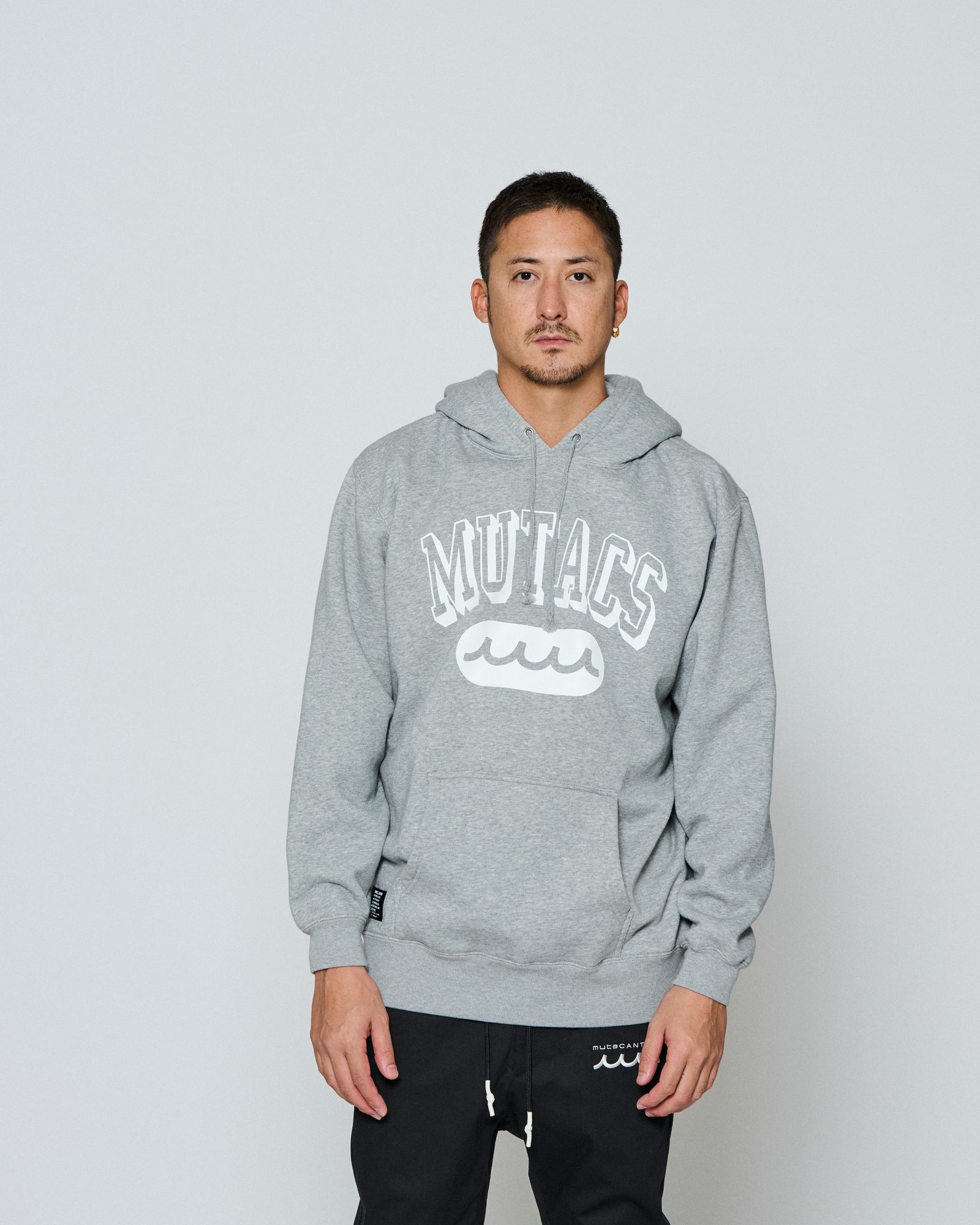 ☆先行予約☆ muta MARINE × ACANTHUS / カレッジロゴフーディー /パーカー / Shadow College Logo Hooded Sweatshirt / GREY 【MA2660】