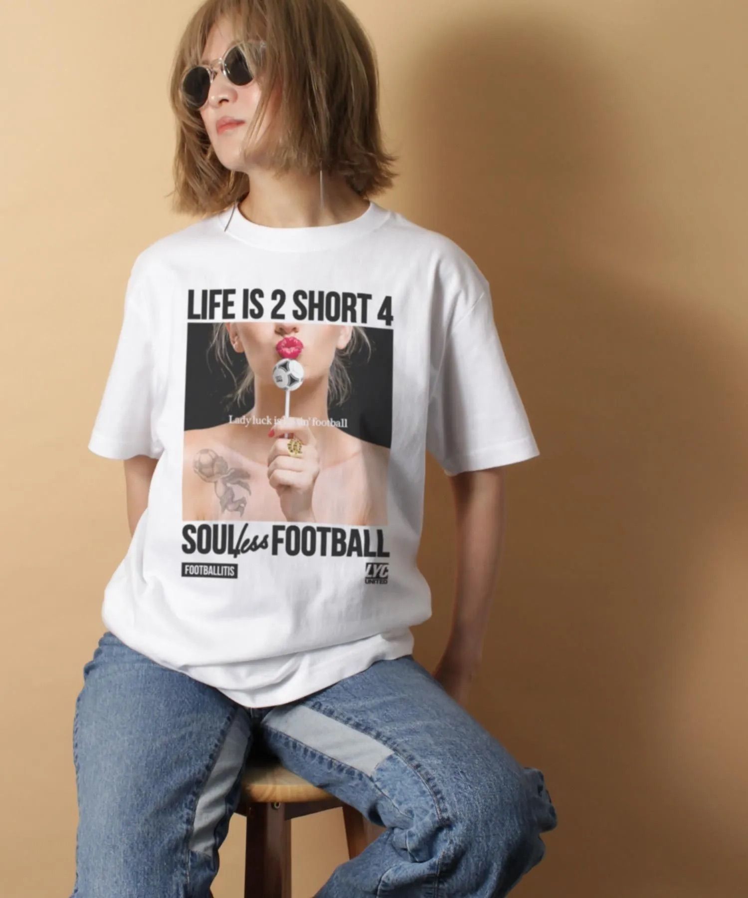 【FOOTBALLITIS】[LADY LUCK] Tシャツ / WHITE [261324CD]