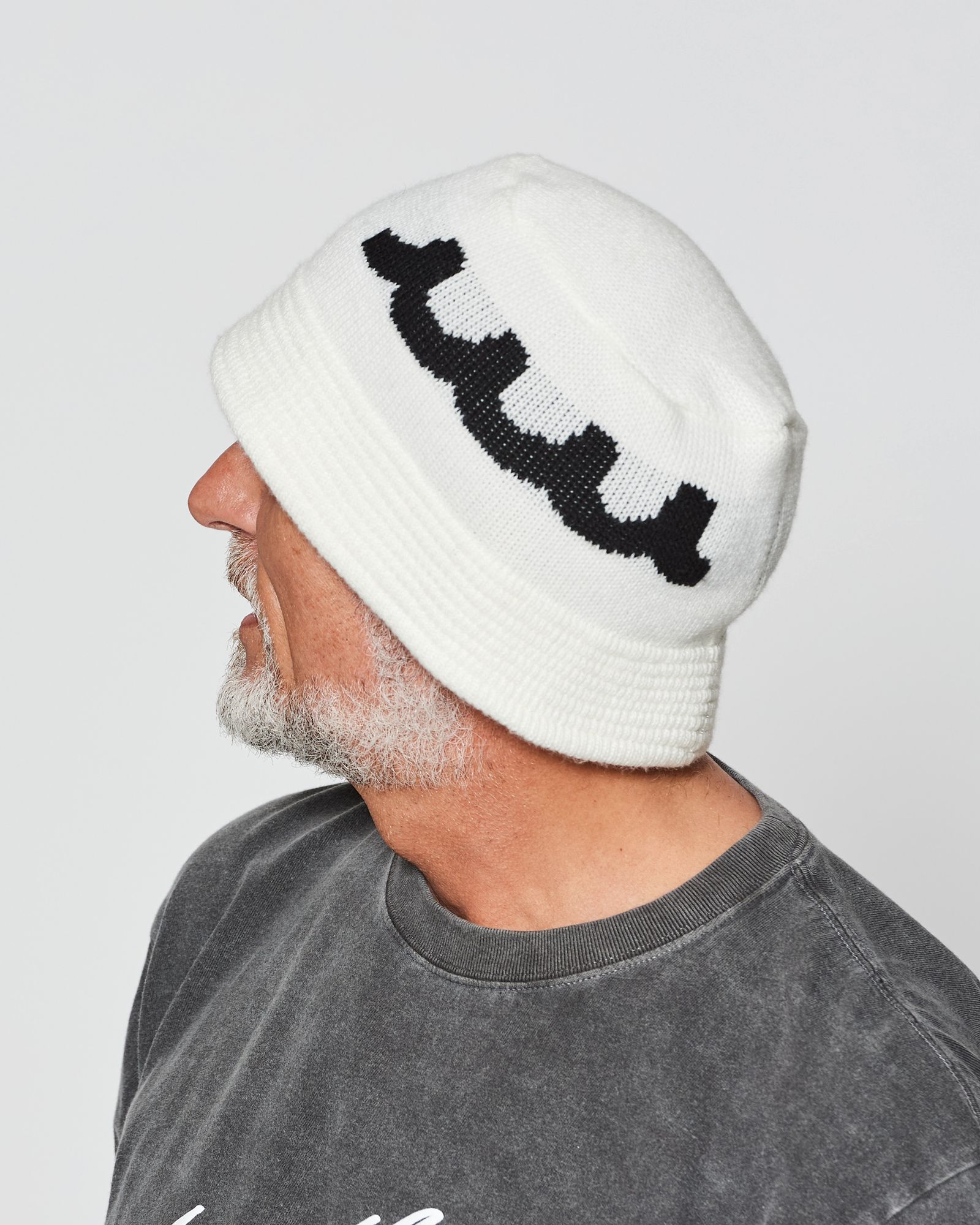 ☆先行予約販売2025年10月下旬～11月下旬頃入荷予定☆ ACANTHUS × muta MARINE / muta Wave Logo Knit Bucket Hat / ニットバケットハット / WHITE 【MA2543】