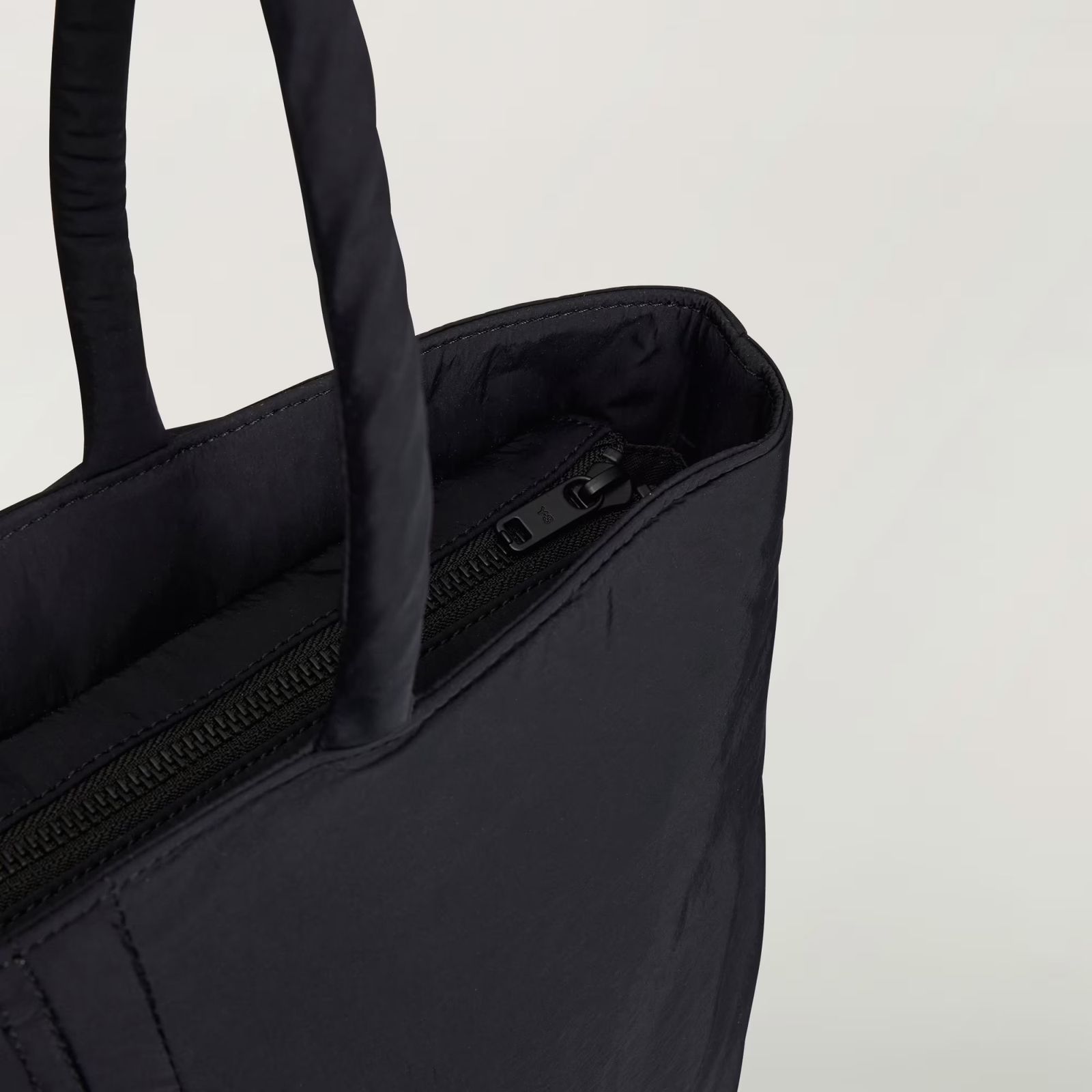 トートバッグ / Y-3 PADDED TOTE / BLACK  [JV9720-ACCA25]