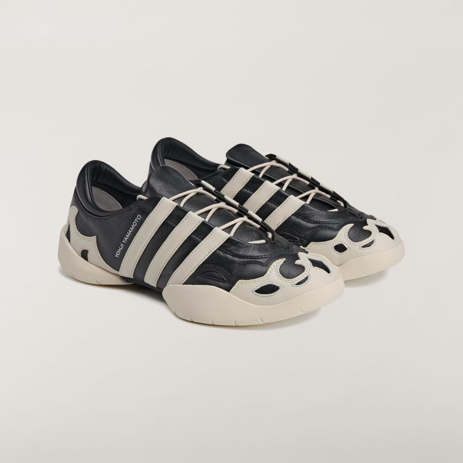スニーカー / Y-3 REGU 2002 /  Black / Alumina / Alumina [JR3600-FTWA25]