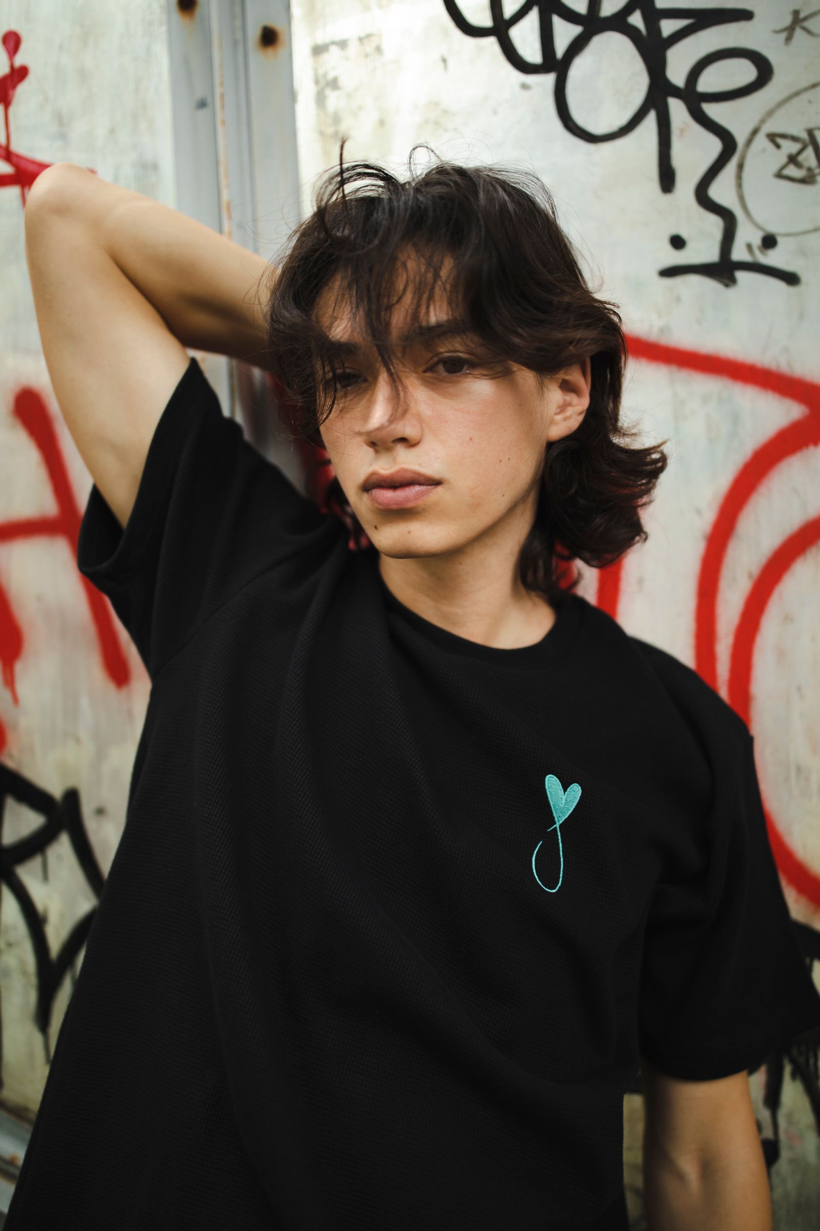 Tシャツ / Tiphanie / BLACK x BLUE