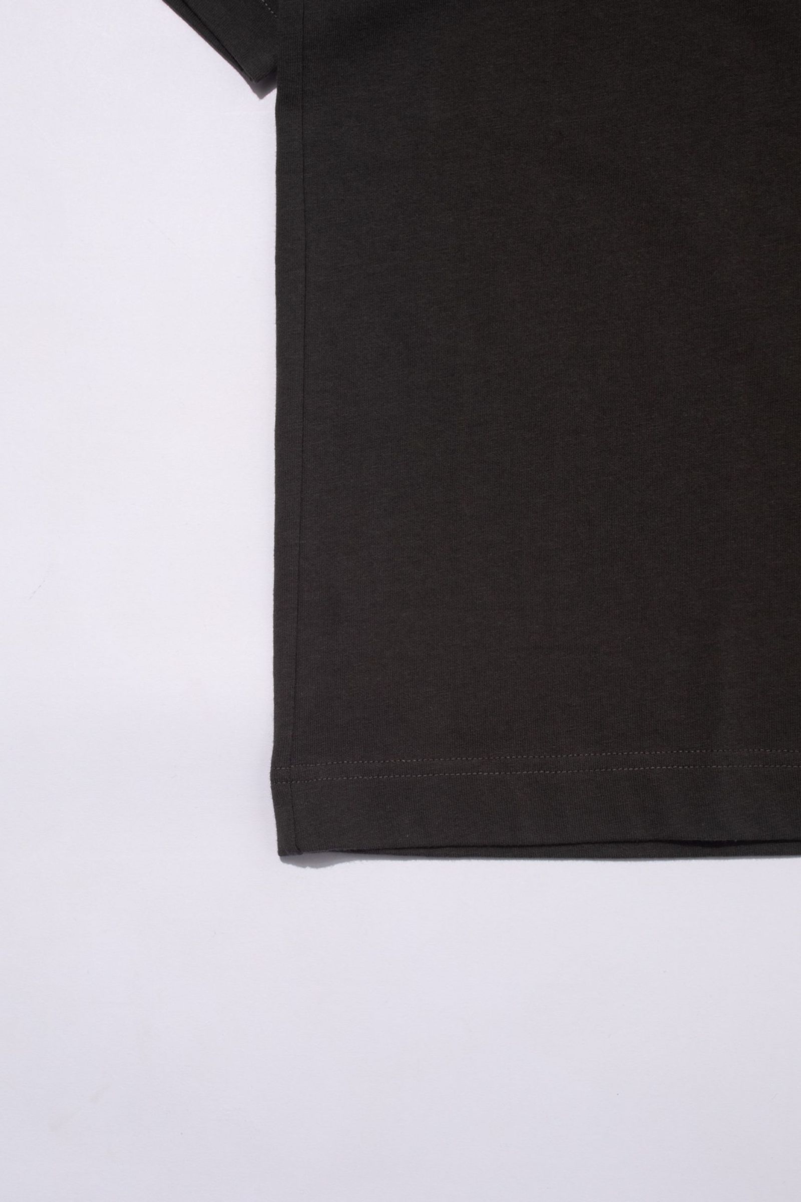 WORDCORE ON ATOMIUM T | Charcoal | カットソー