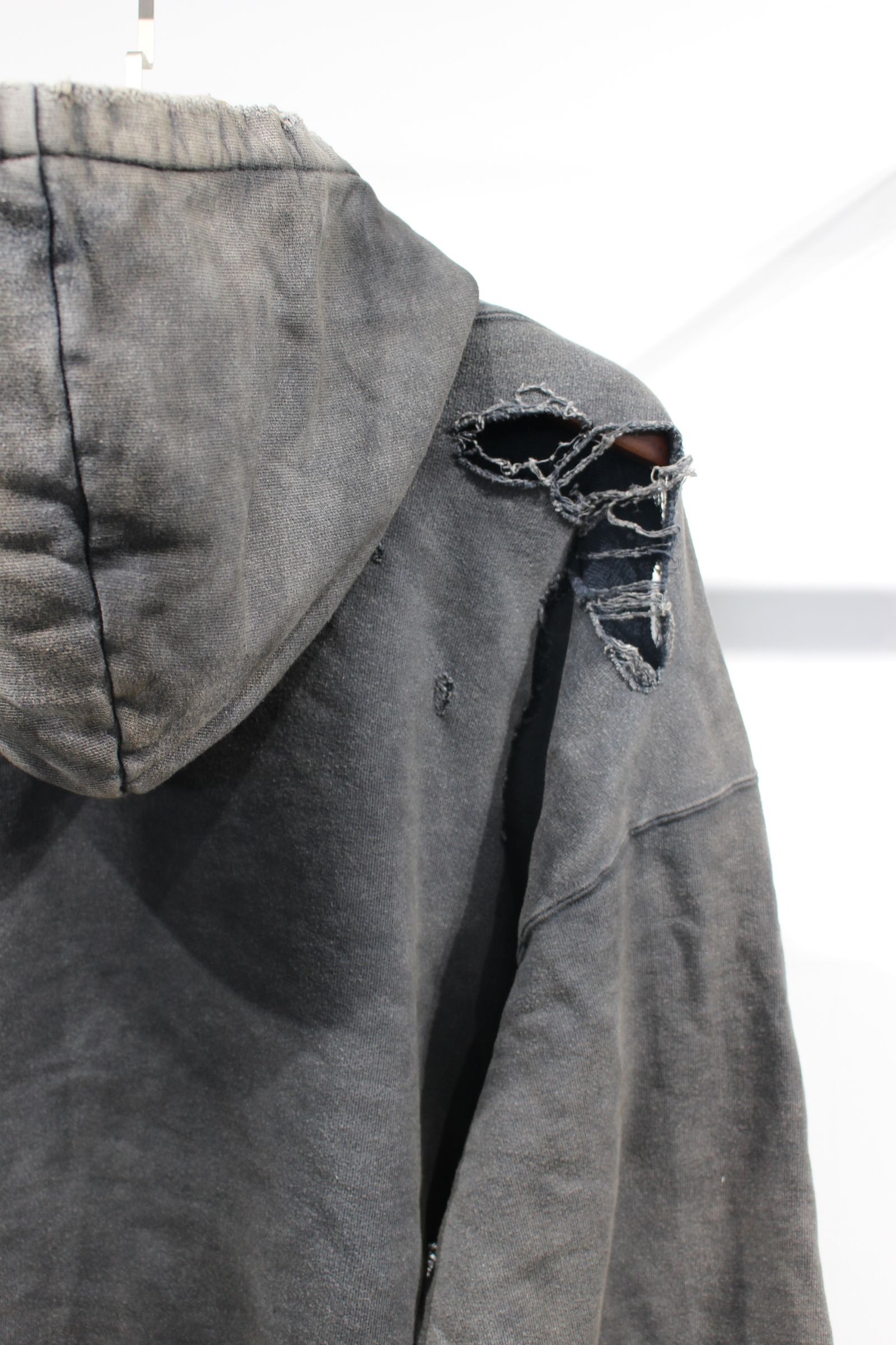 AGING CRASH HOODIE | BLACK | パーカー