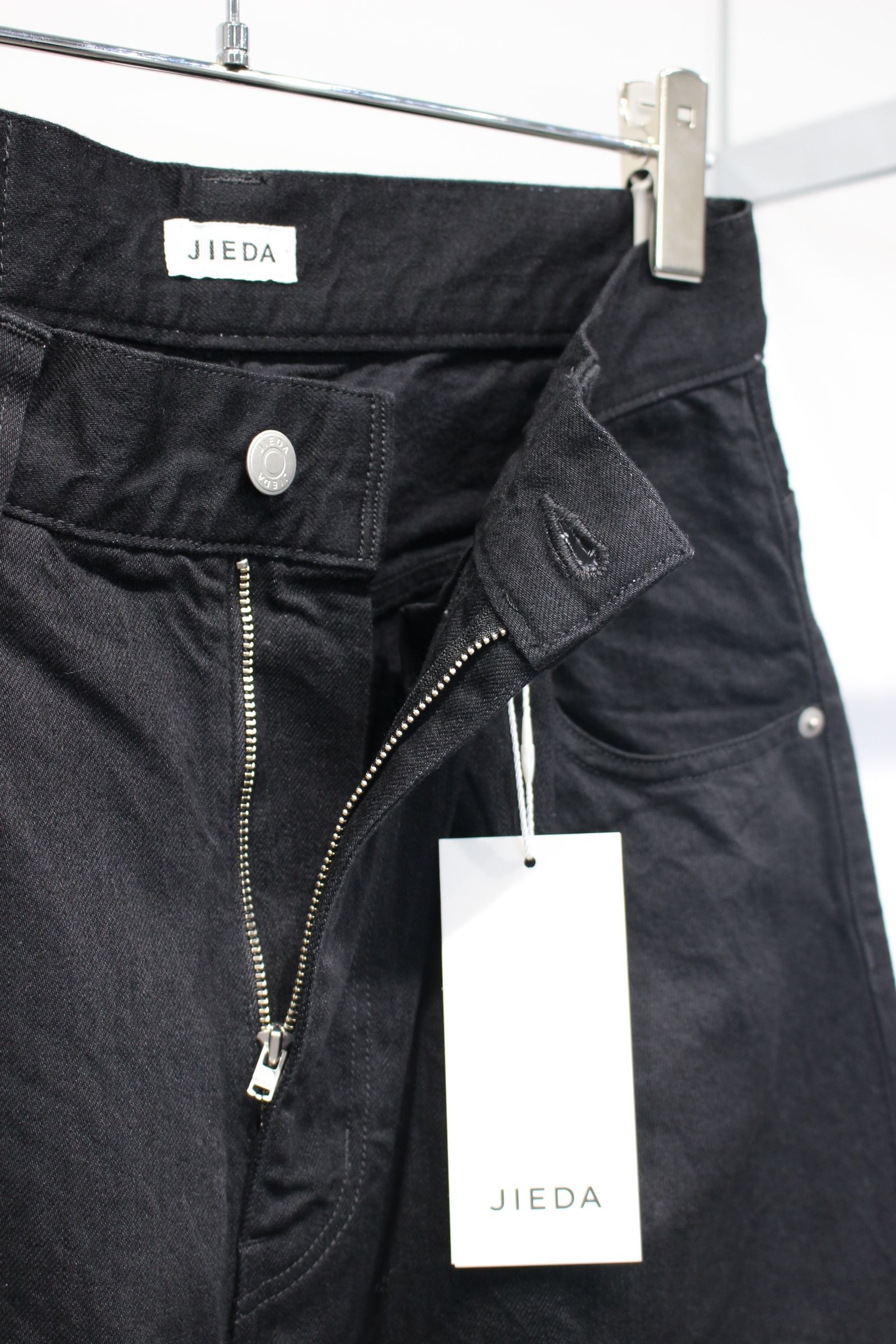 ONE TUCK DENIM PANTS | BLACK | デニム