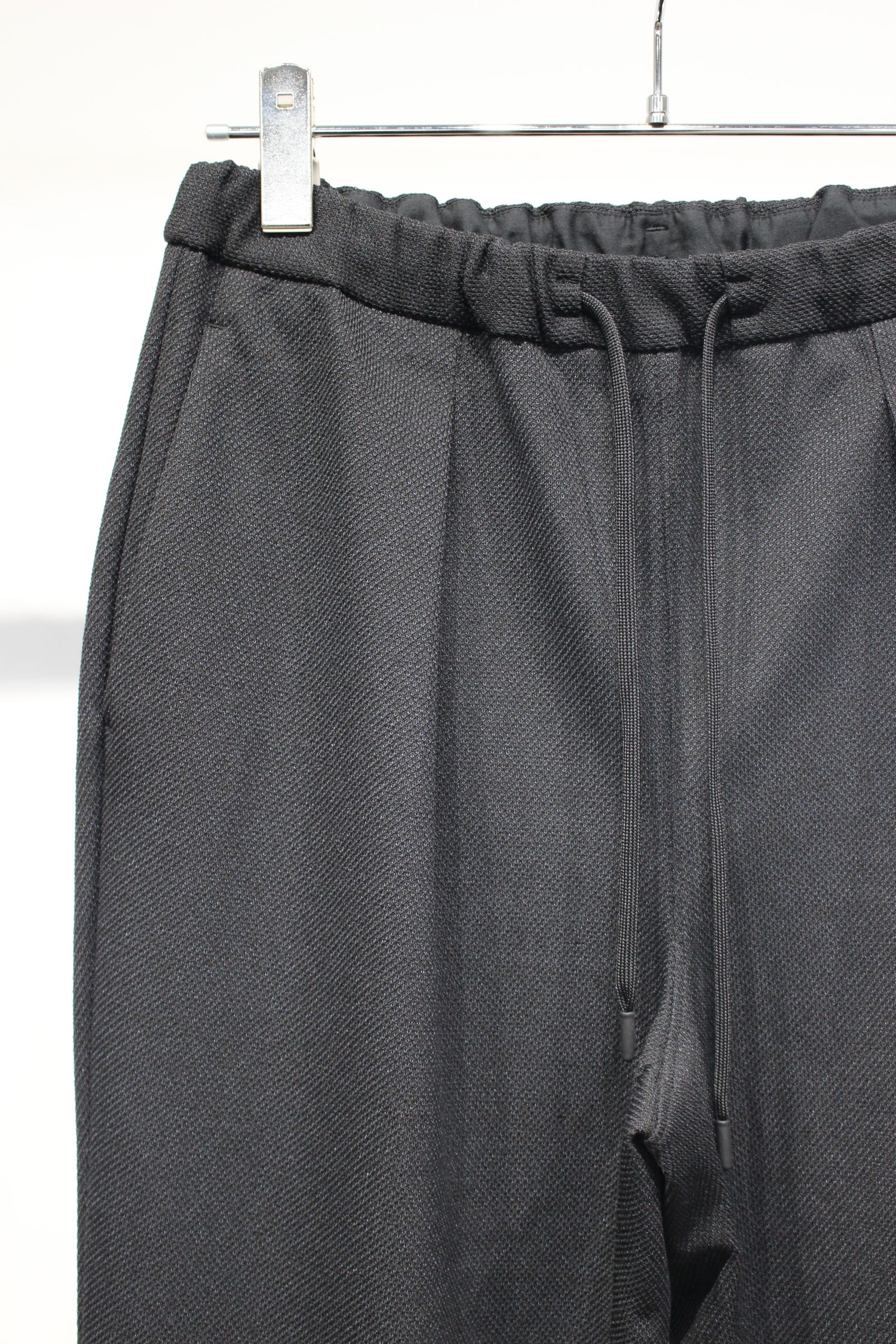 AIR PIQUE EZ TAPERED PANTS | BLACK | イージーパンツ