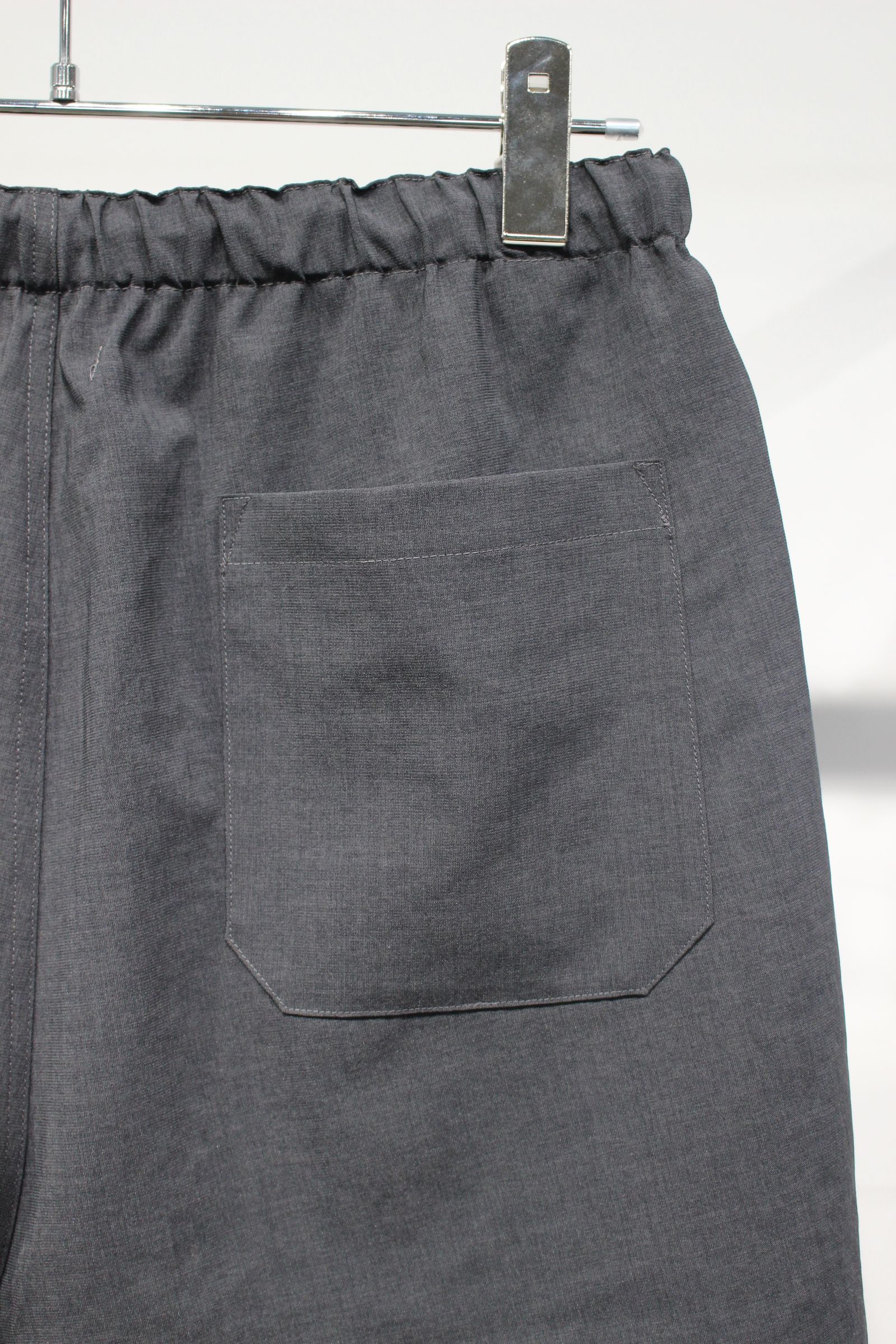 SHARI SHORTS | CHAMBRAY BLACK | イージーショーツ