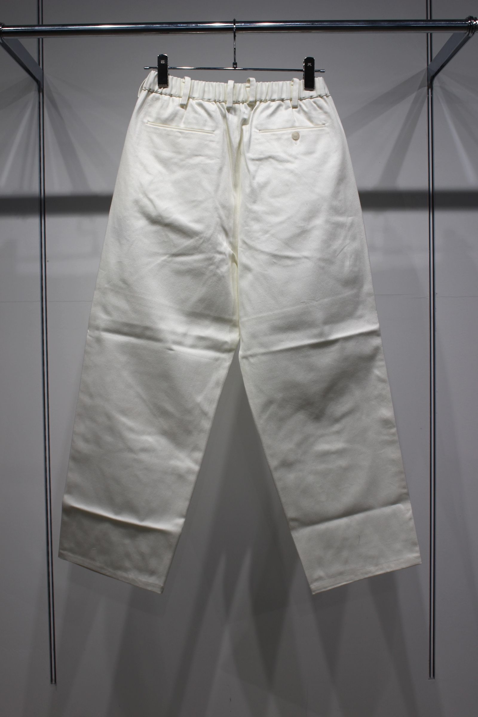 FULLER CHINO CROSS BOLD FIT PANTS | WHITE | ワイドパンツ