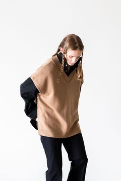 V NECK KNIT VEST/ニットベスト