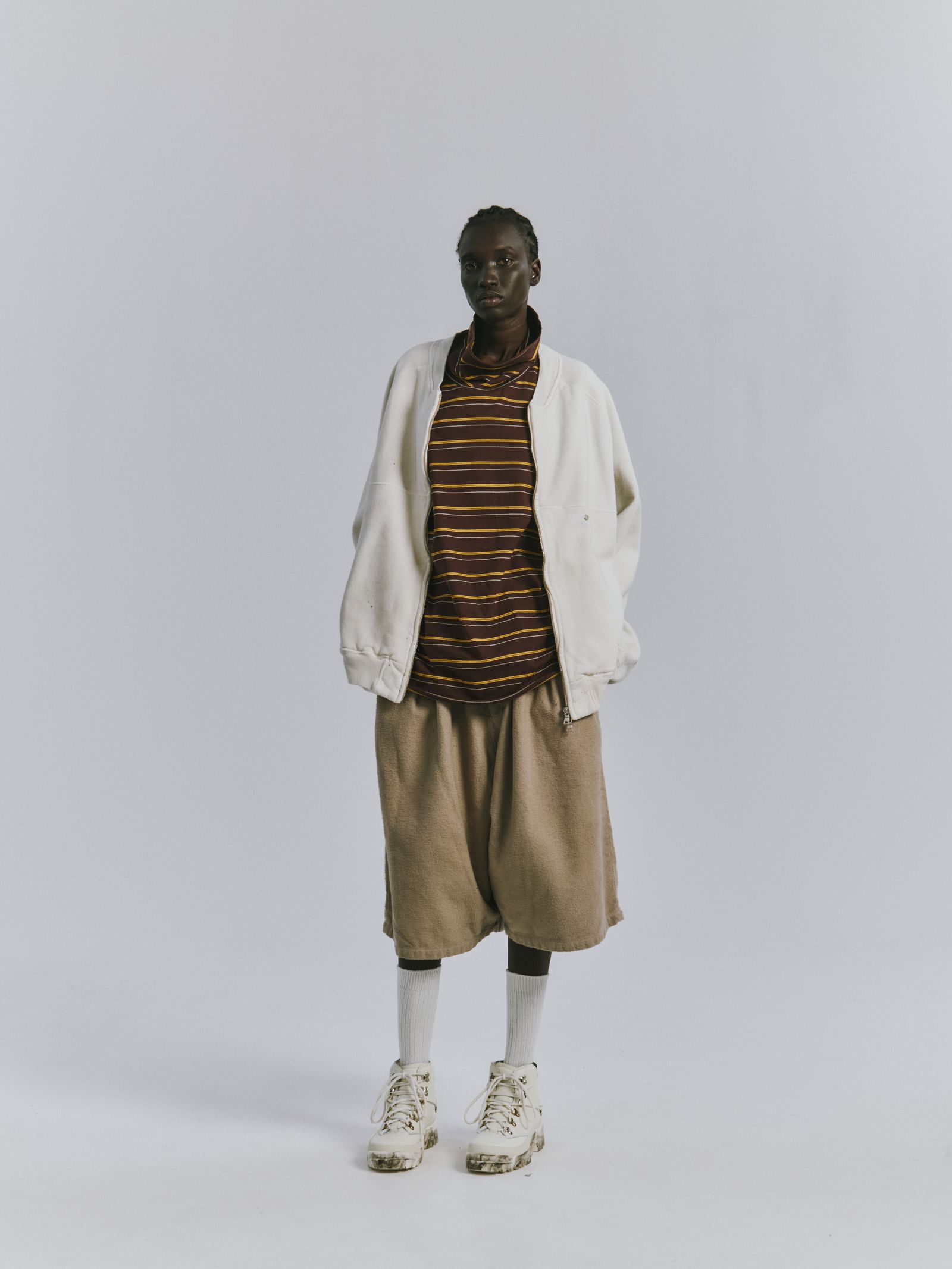 FLEECE-LINED SWEAT VERSITY SHIRT | WHITE | スウェット