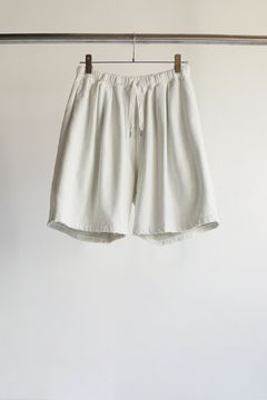 TUCK SWEAT SHORTS/WHITE