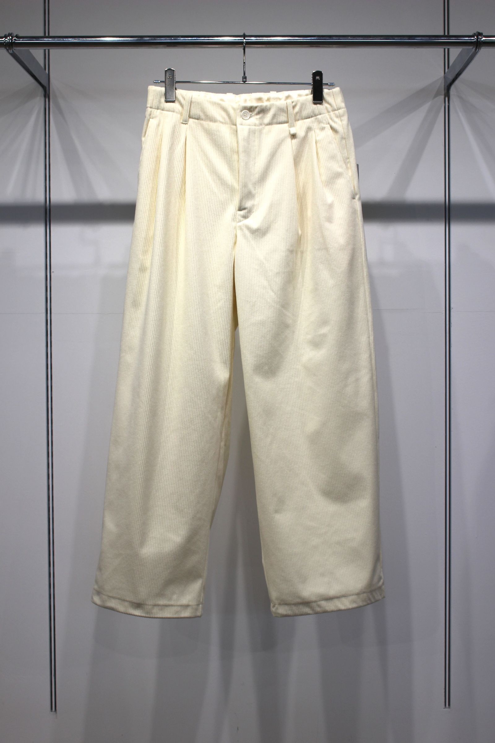 TRICOT CORDUROY PANTS | IVORY | コーデュロイパンツ