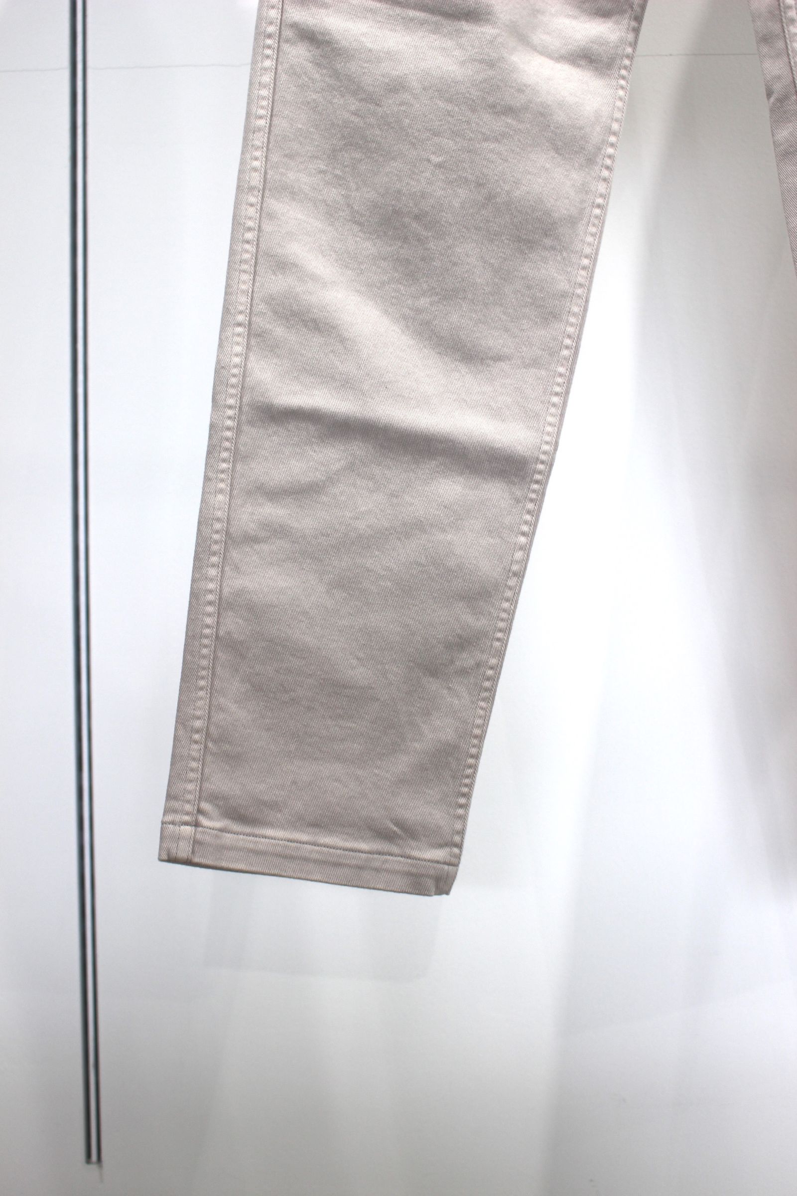 VICTOR EZ NARROW TROUSERS/テーパードイージーパンツ