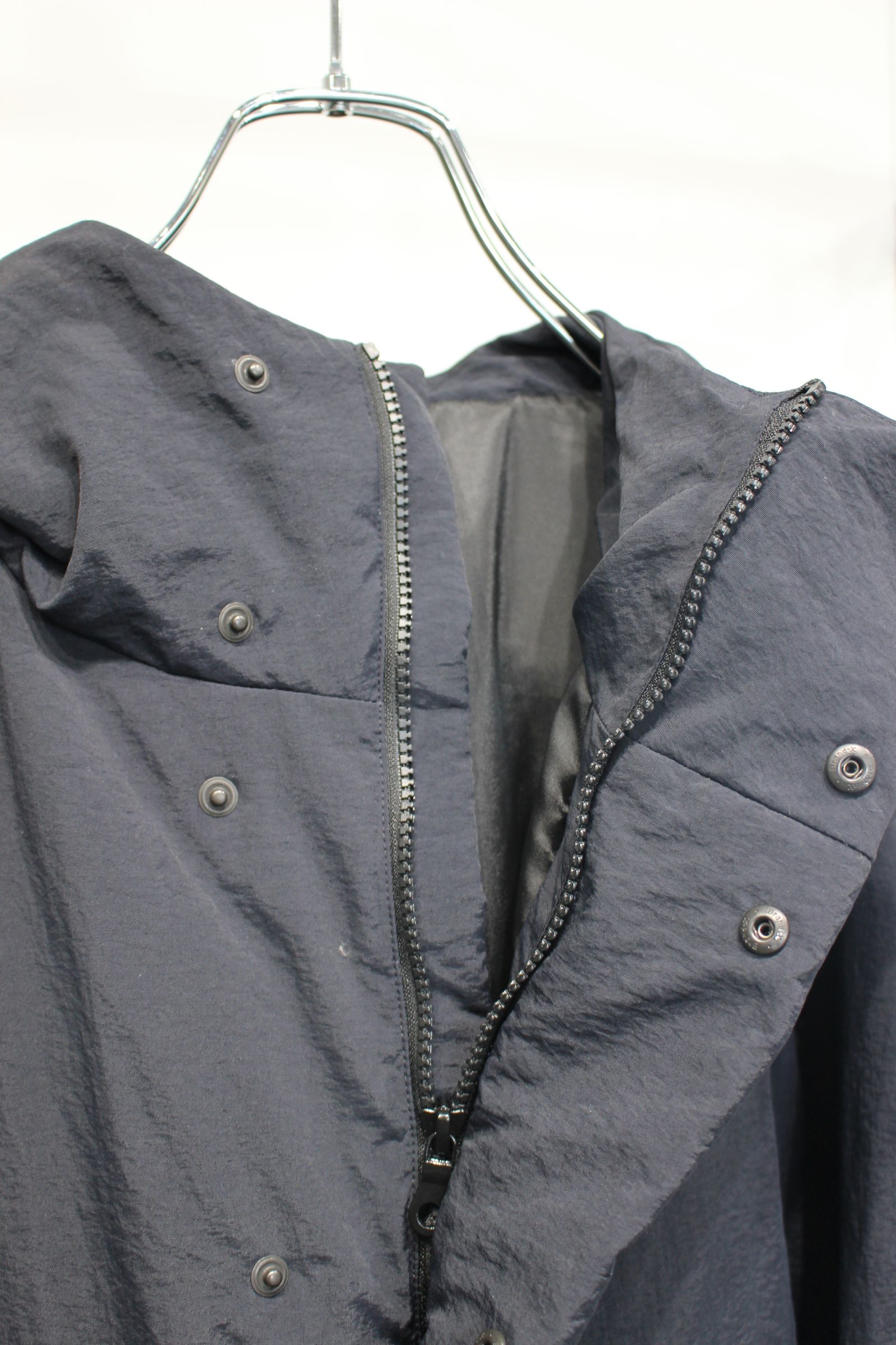 LIGHT SHELL DOWN PARKA | BLACK | ダウンジャケット