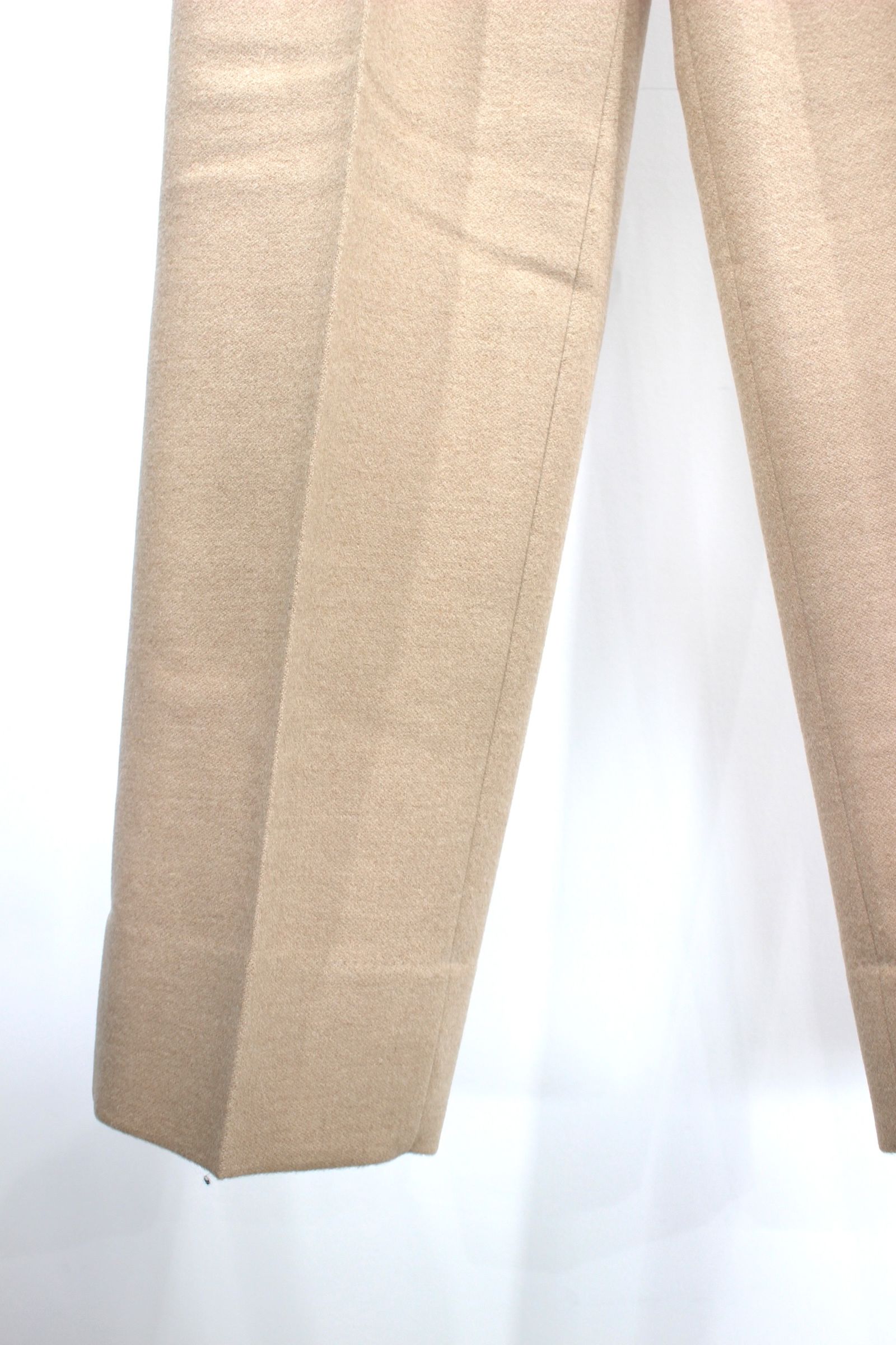 LIGHT MELTON CAMEL 2-TUCK STRAIGHT SLACKS | LIGHT BEIGE | スラックス