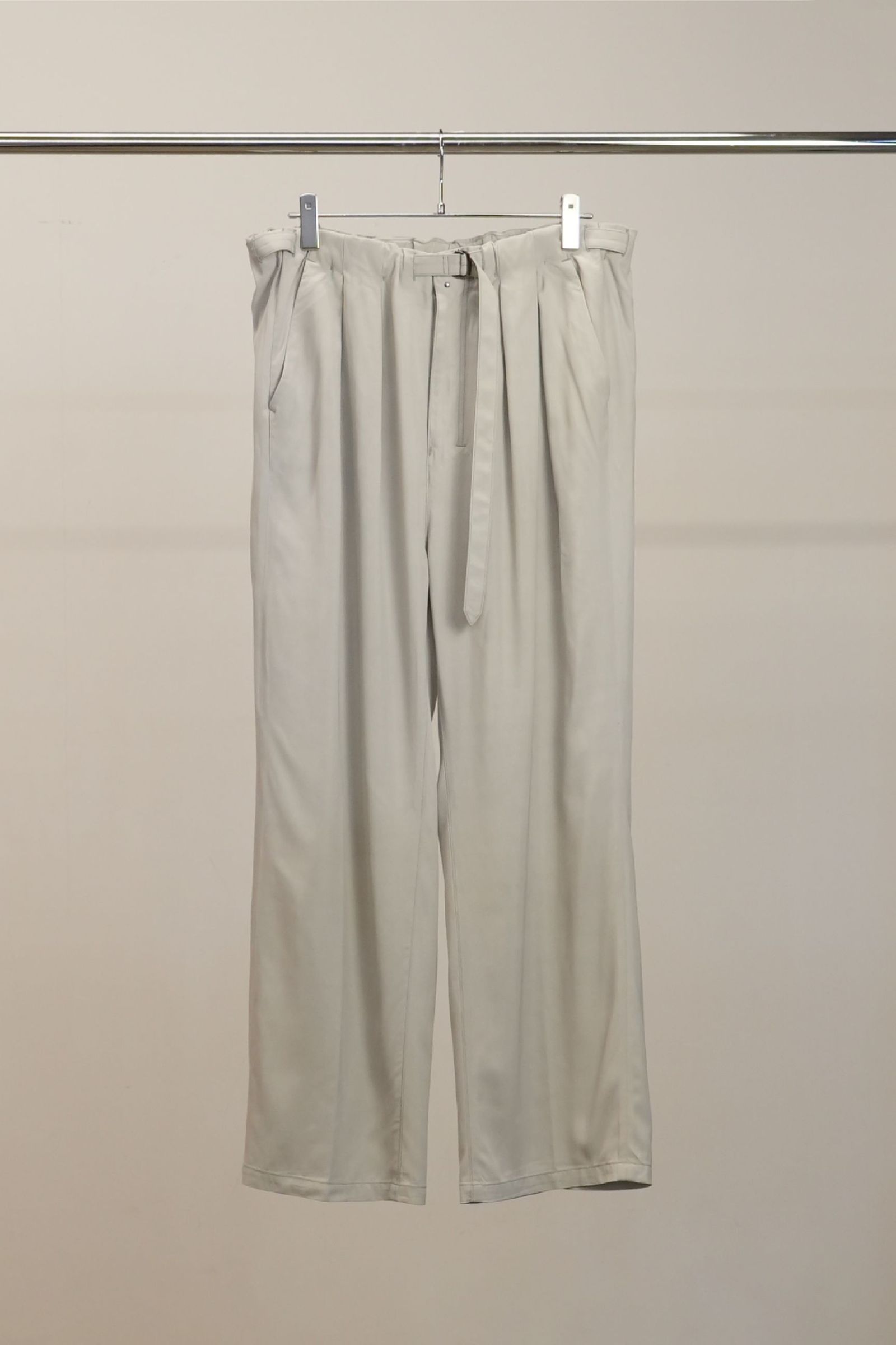 ANCELLM - VISCOSE BELT-LESS TROUSERS | OFF | スラックス | NapsNote