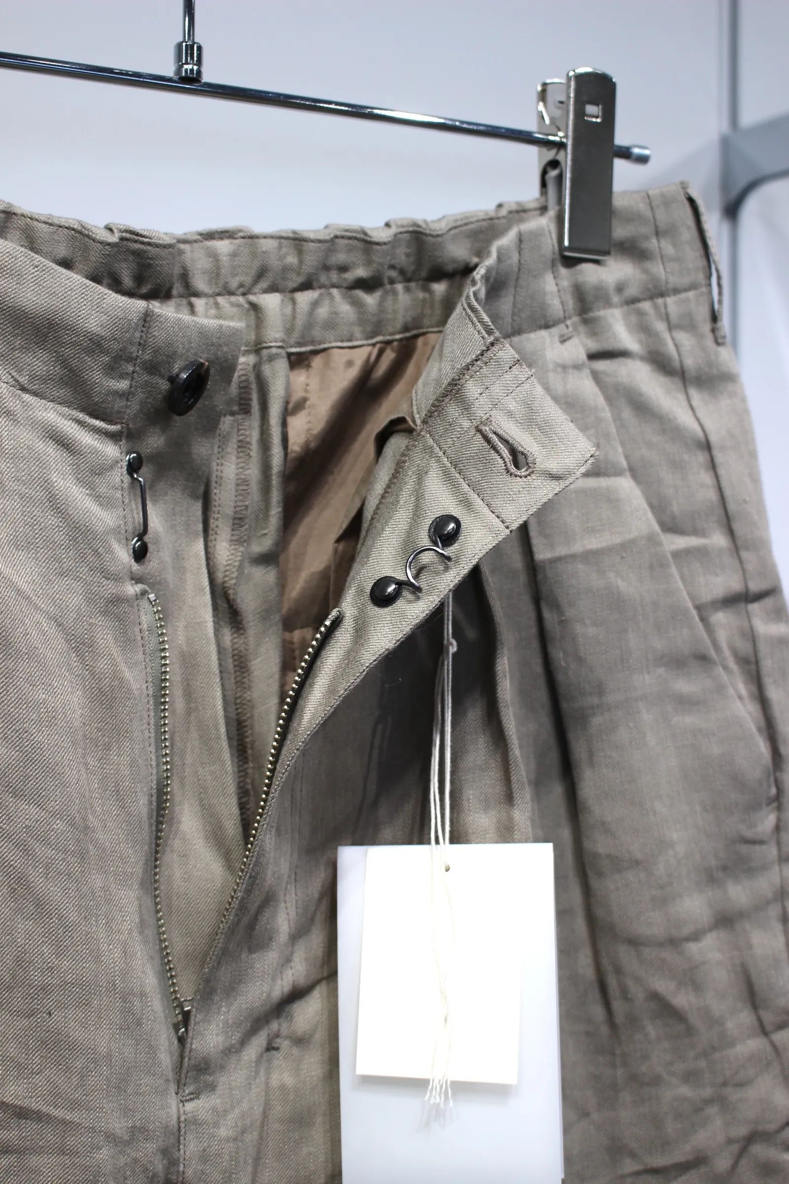 100/S LINEN TAILORED SHIRT | 100/S LINEN TUCK SLACKS | KHAKIBEIGE | セットアップ