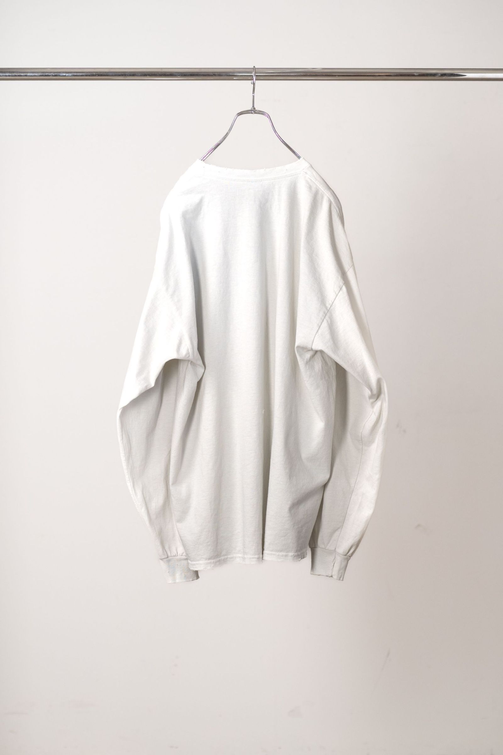 EMBROIDERY DYED LS T-SHIRT | G.WHITE | カットソー