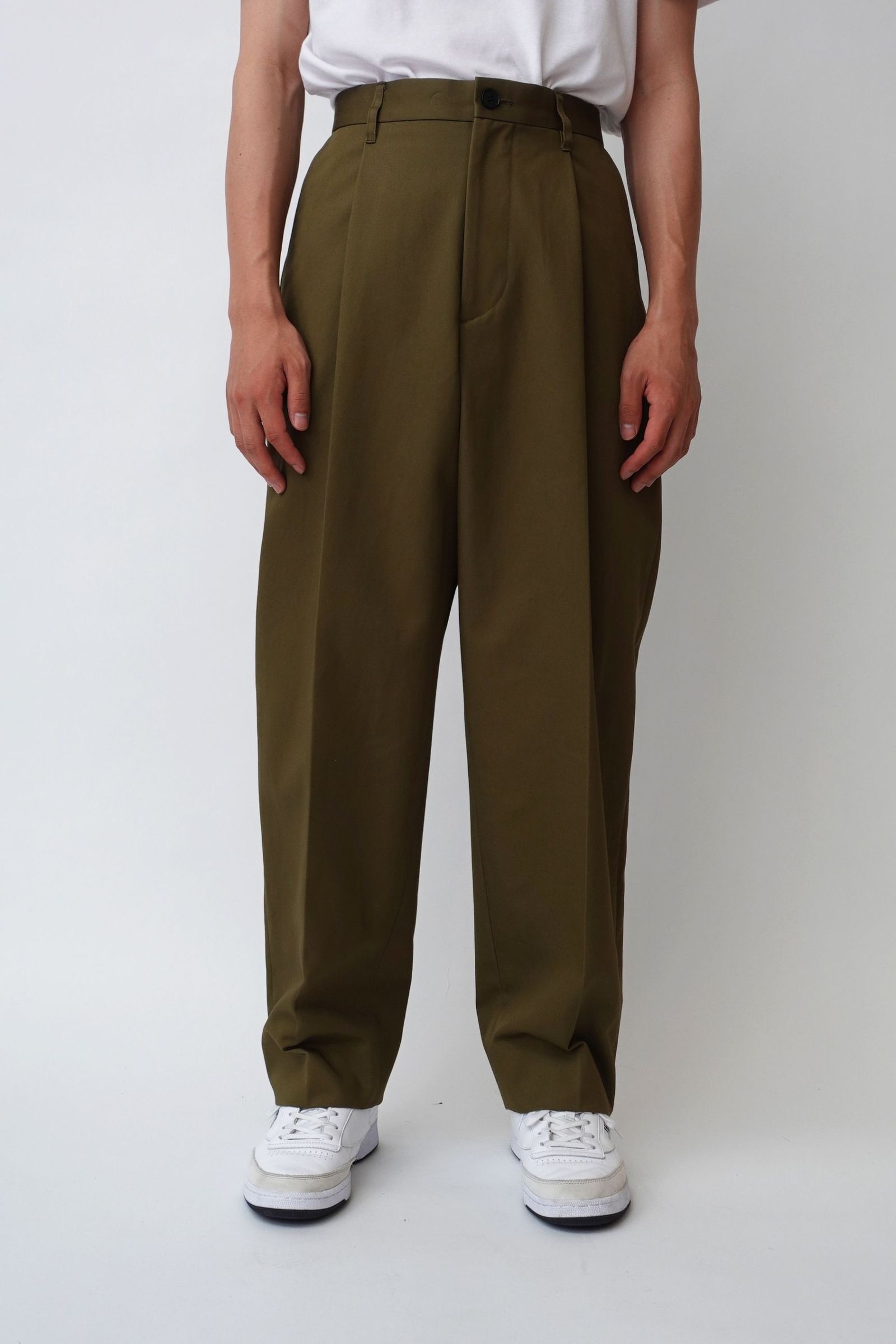 UNIVERSAL PRODUCTS - COTTON 1TUCK TROUSERS/コットン1タック