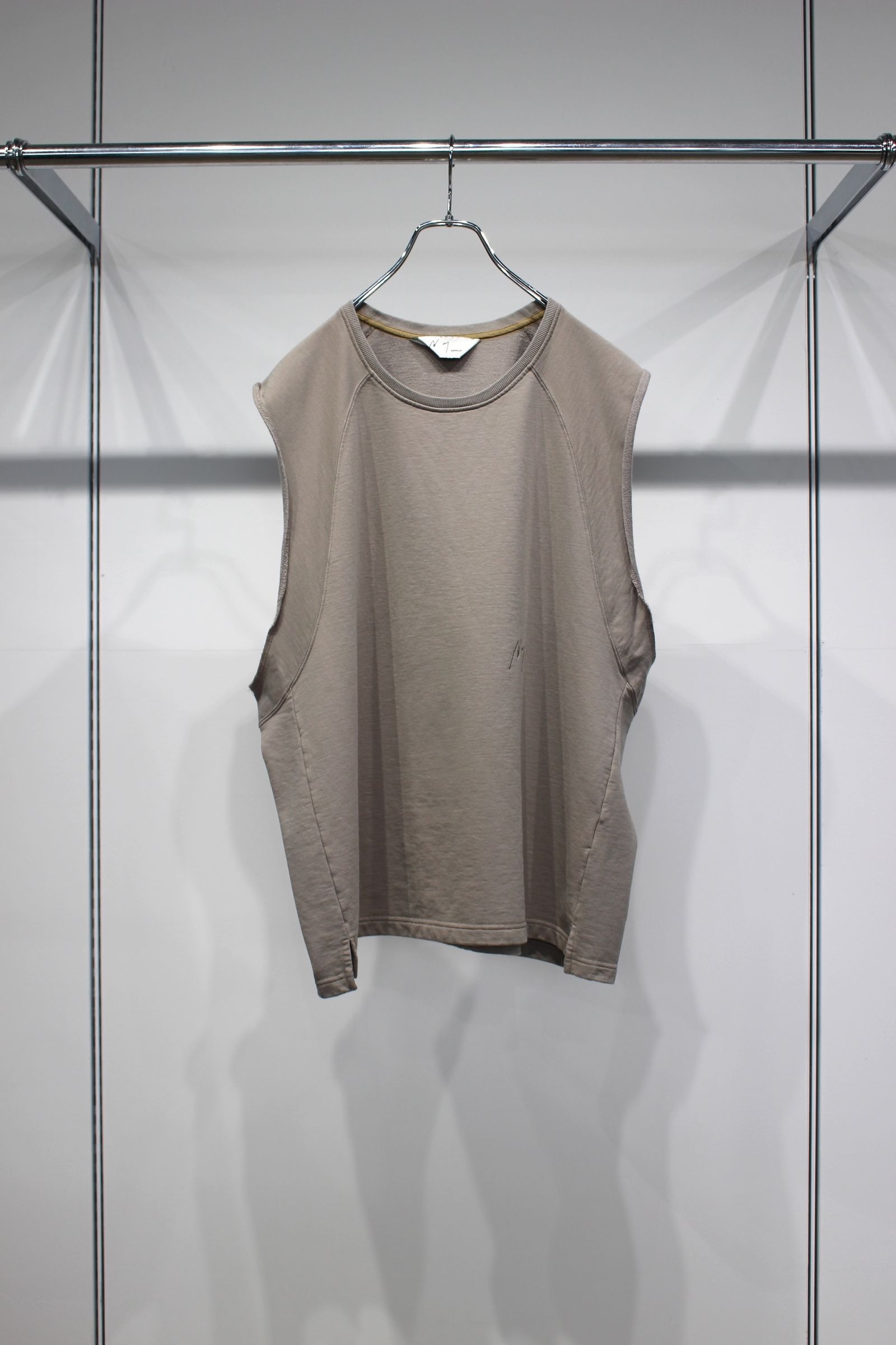 FADED SLEEVELESS T-SHIRT | BEIGE | カットソー