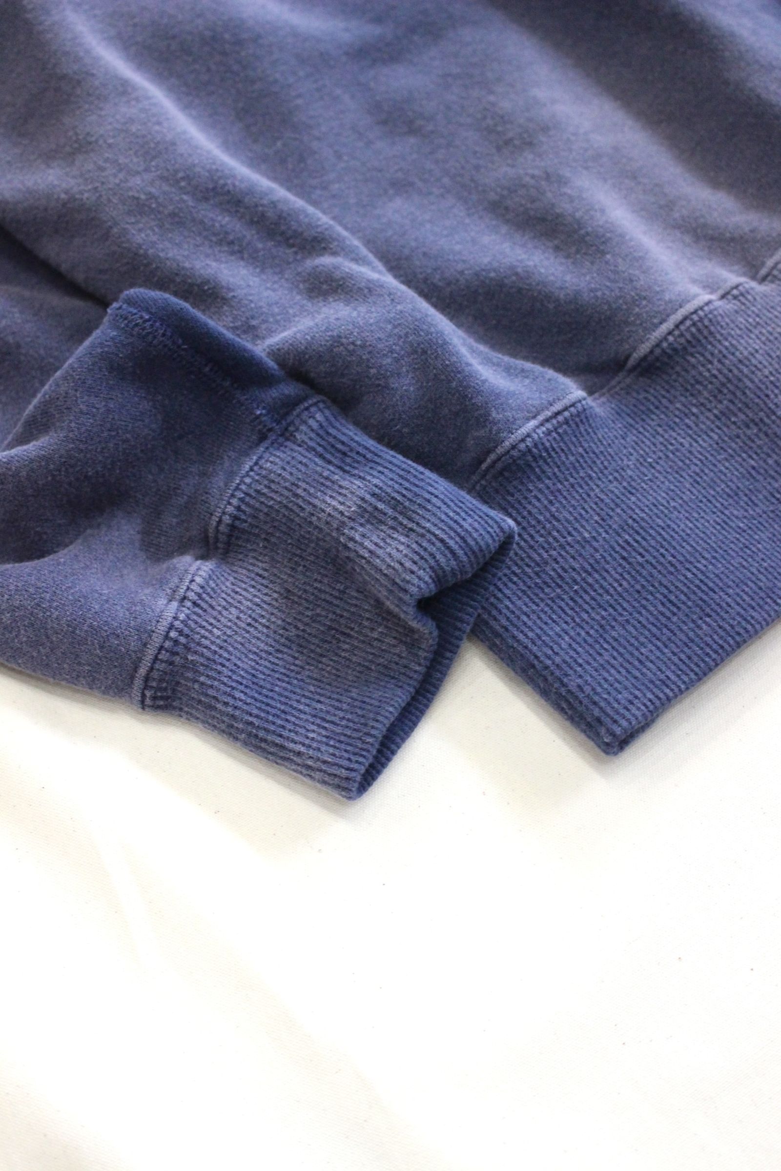 VINTAGE FADE BOTH V-GAZETTE SWEAT SHIRT | NASU | スウェット