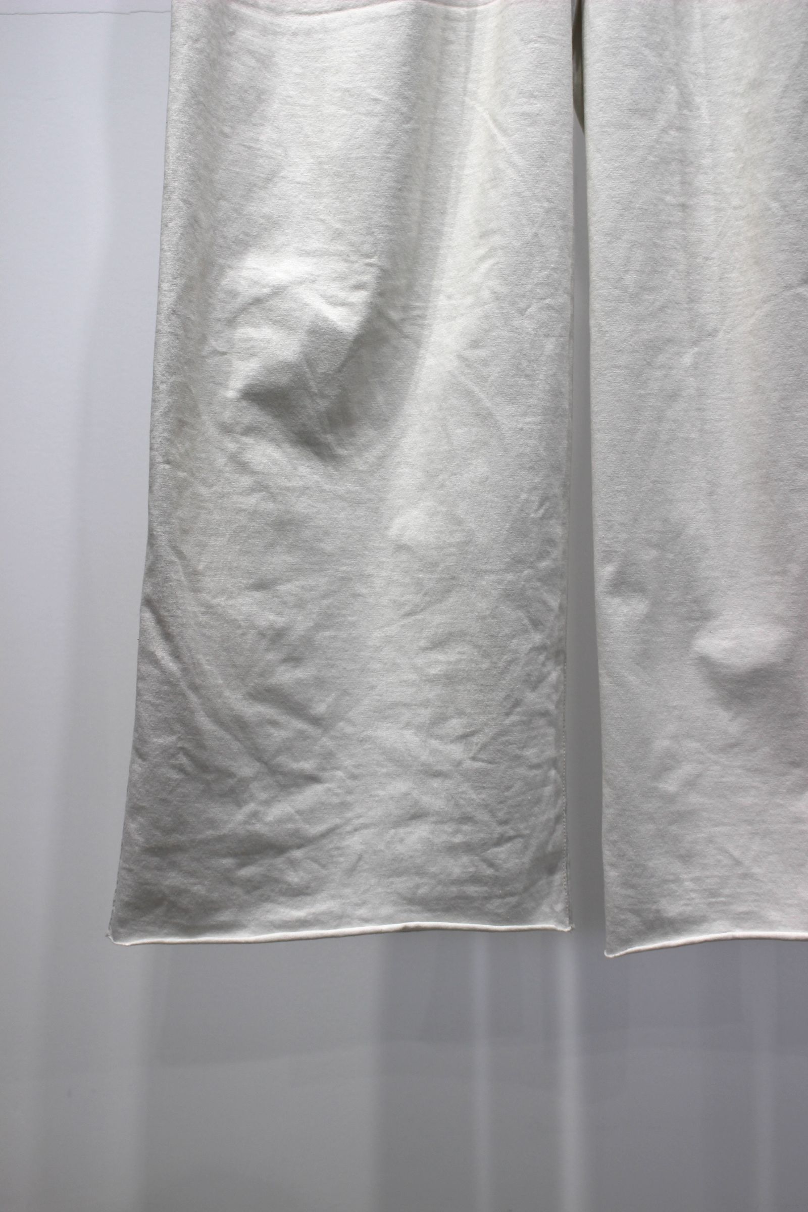 DRAPE WIDE EASY CUT SLACKS | WHITE | スラックス