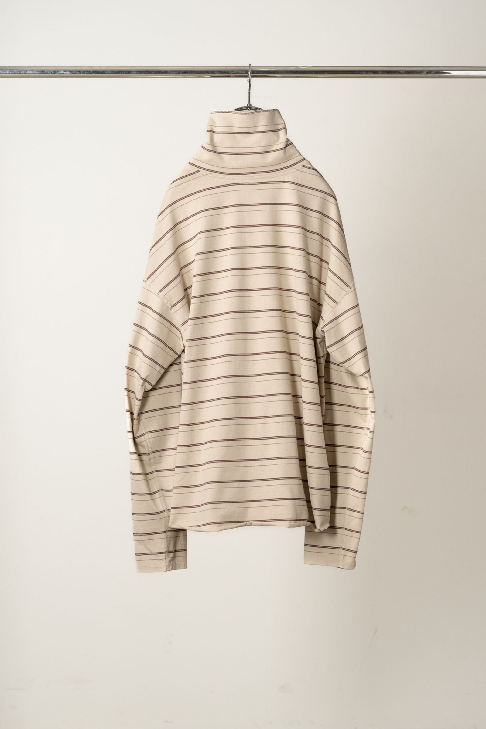 TURTLENECK BORDER LS T-SHIRT | BEIGE | カットソー