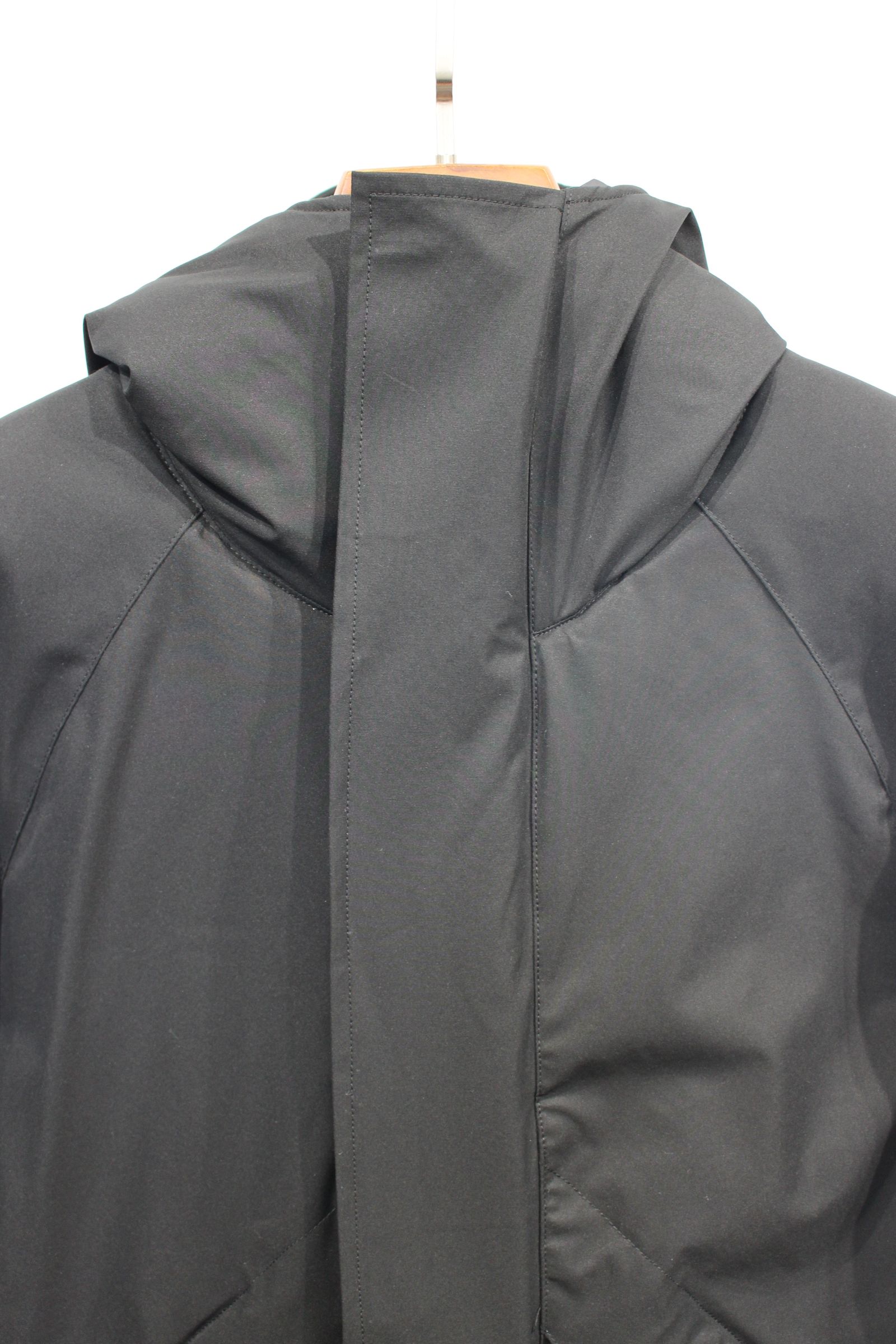 HI-LOFT WATER PROOF INSULATED HOODED JACKET | BLACK | ジャケット