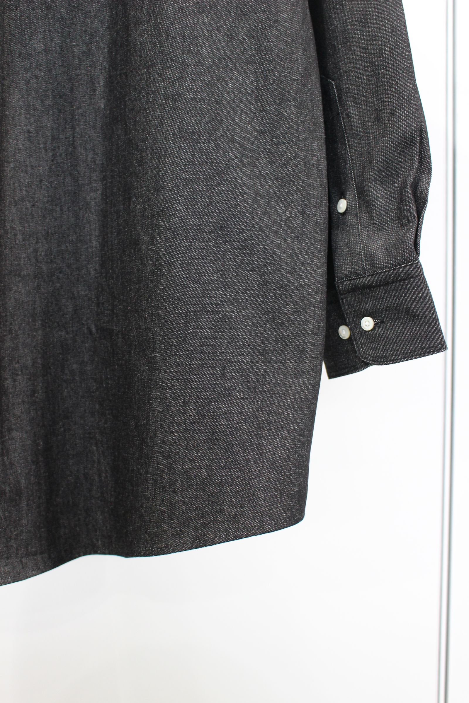 90'S FIT BLACK DENIM BUTTON DOWN SHIRT/BLACK DENIM