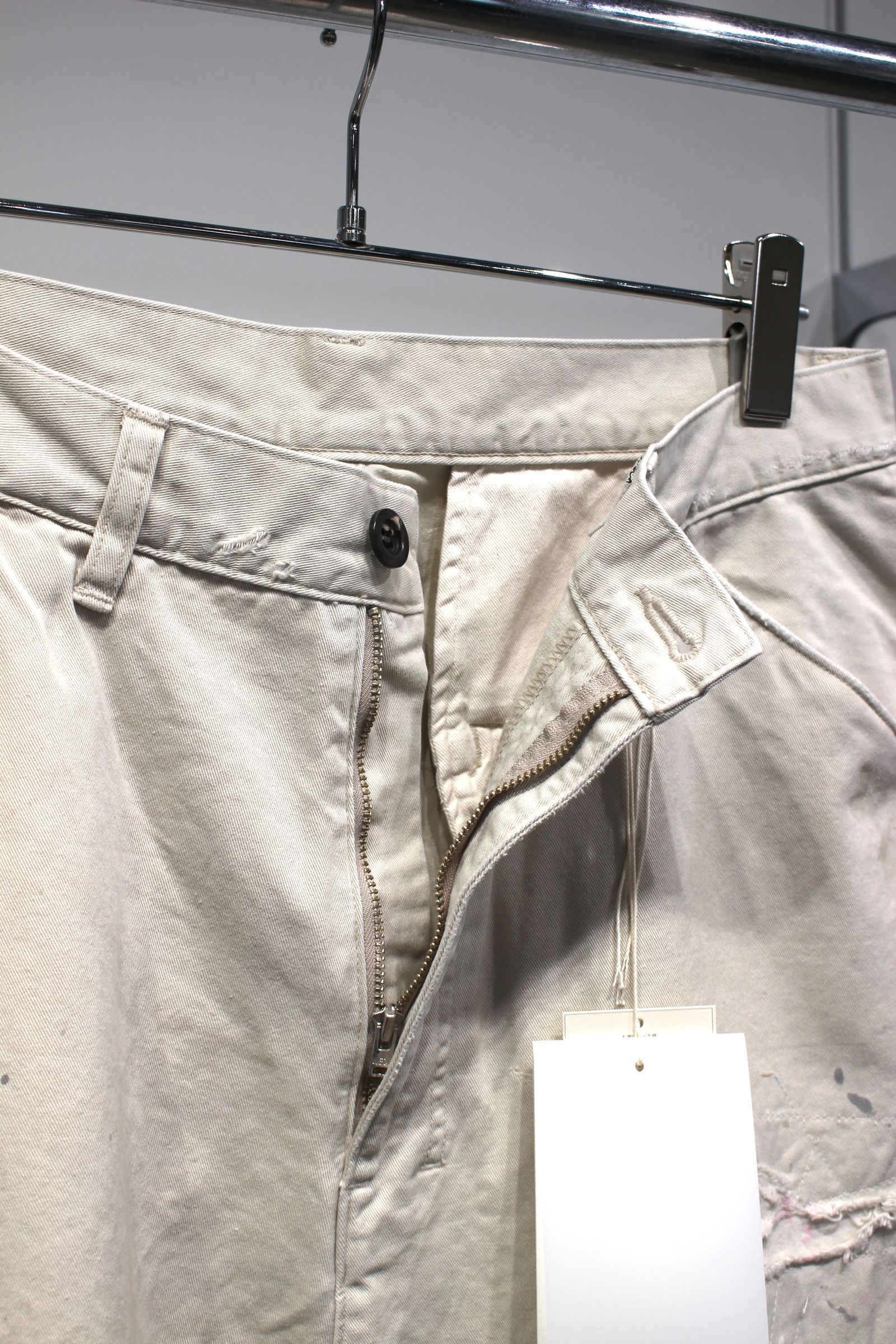 REMAKE WIDE CHINO TROUSERS | BEIGE | チノパン