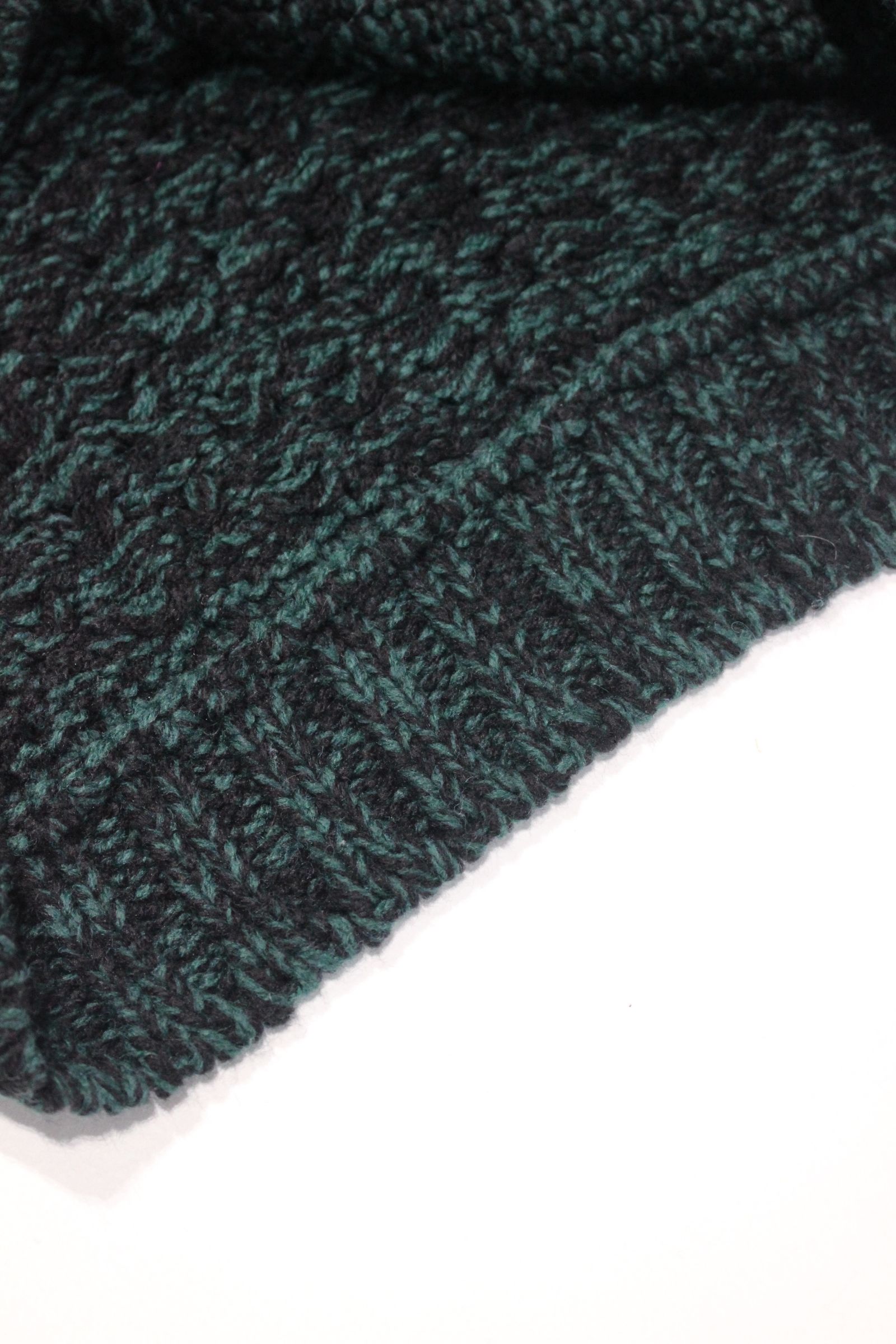 お歳暮 jieda 21aw/ mix cable knit “blk×grn” | sagarfijaciones.com