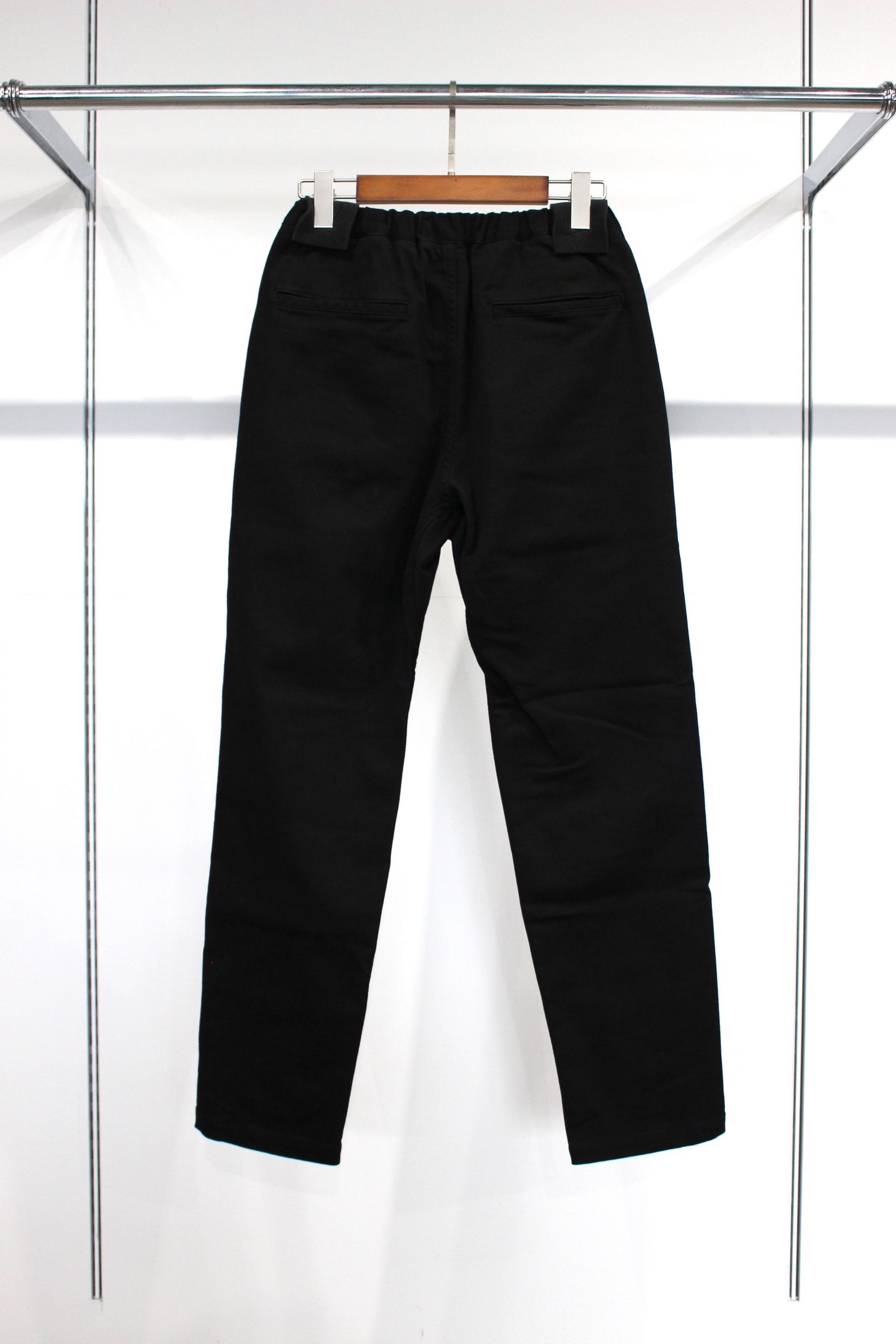 VICTOR EZ NARROW TROUSERS/テーパードイージーパンツ